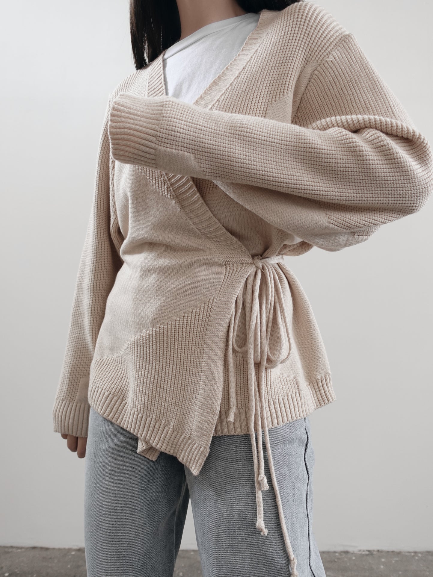 CARDIGAN CON CHIUSURA A PORTAFOGLIO - BEIGE 24917