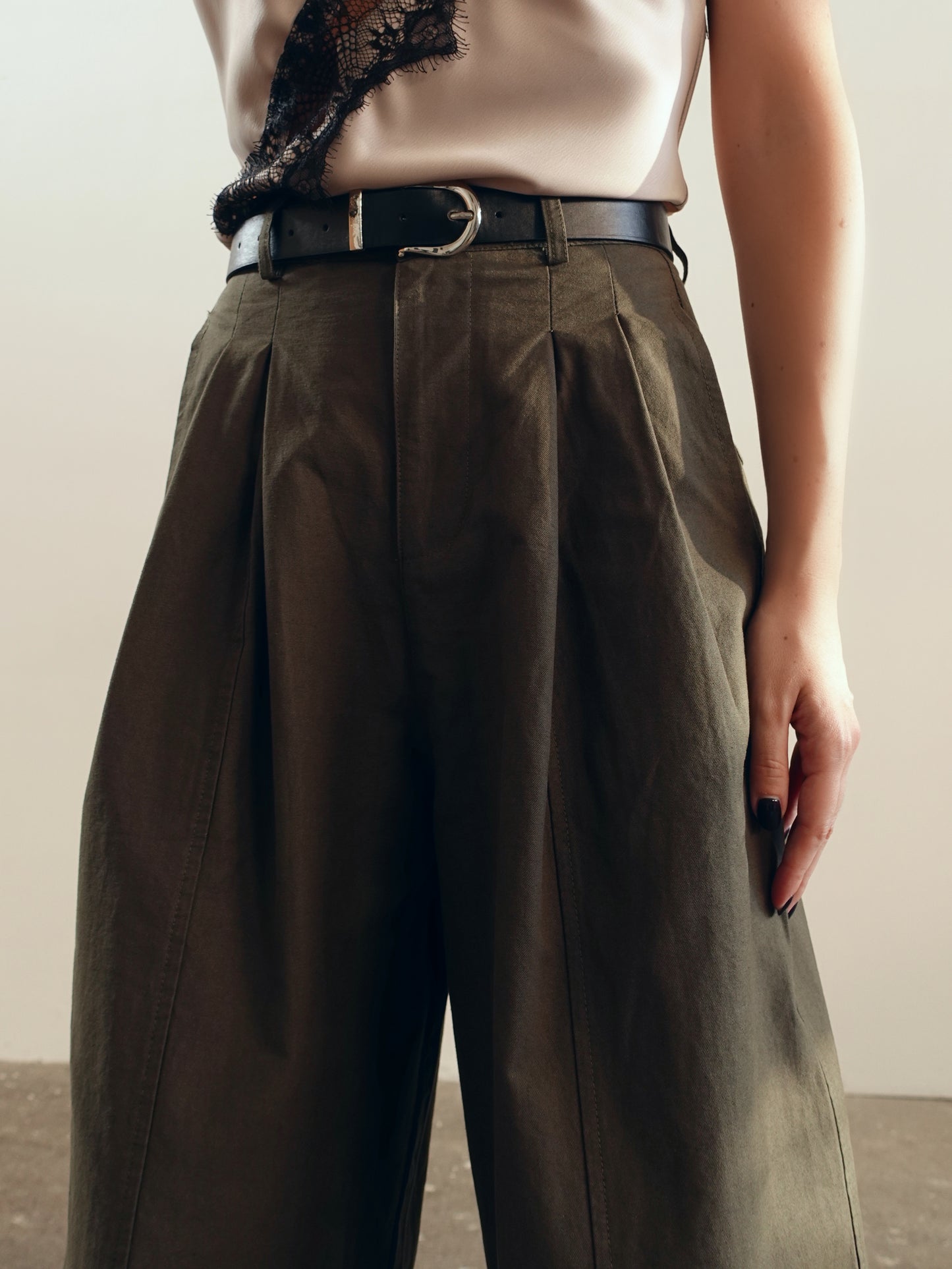 PANTALONI IN COTONE A PALAZZO CON CINTURA - VERDE 14740