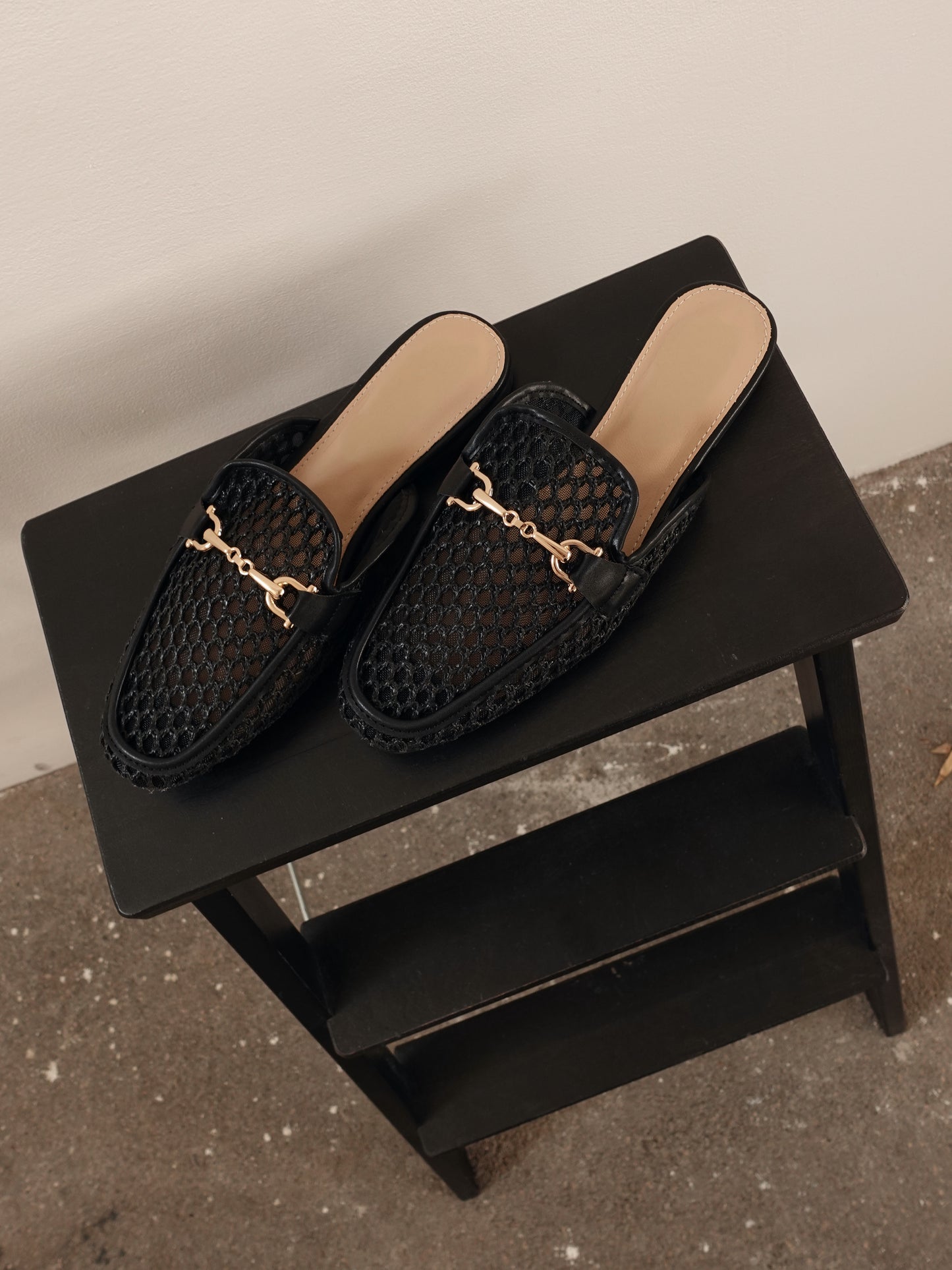 SLIPPERS IN RAFIA - NERO RY56