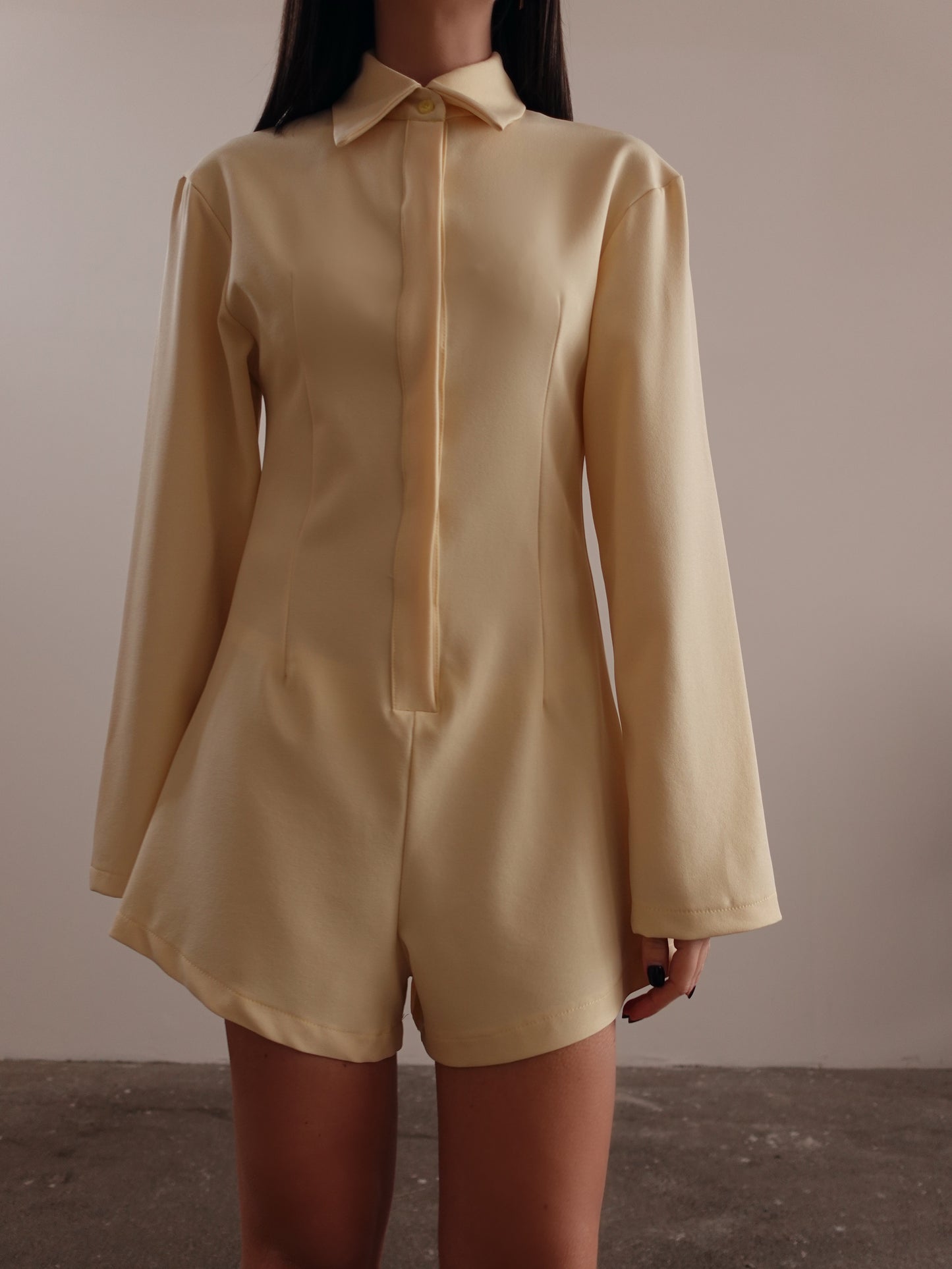 JUMPSUIT CON BOTTONCINI A SCOMPARSA - GIALLO 6301