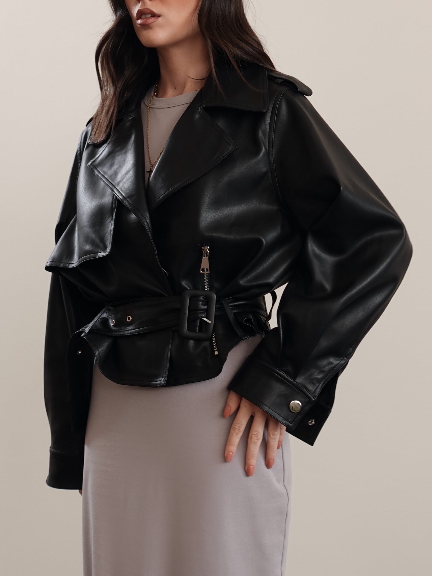 CHIODO IN ECOPELLE CON CINTURA -  NERO 9325