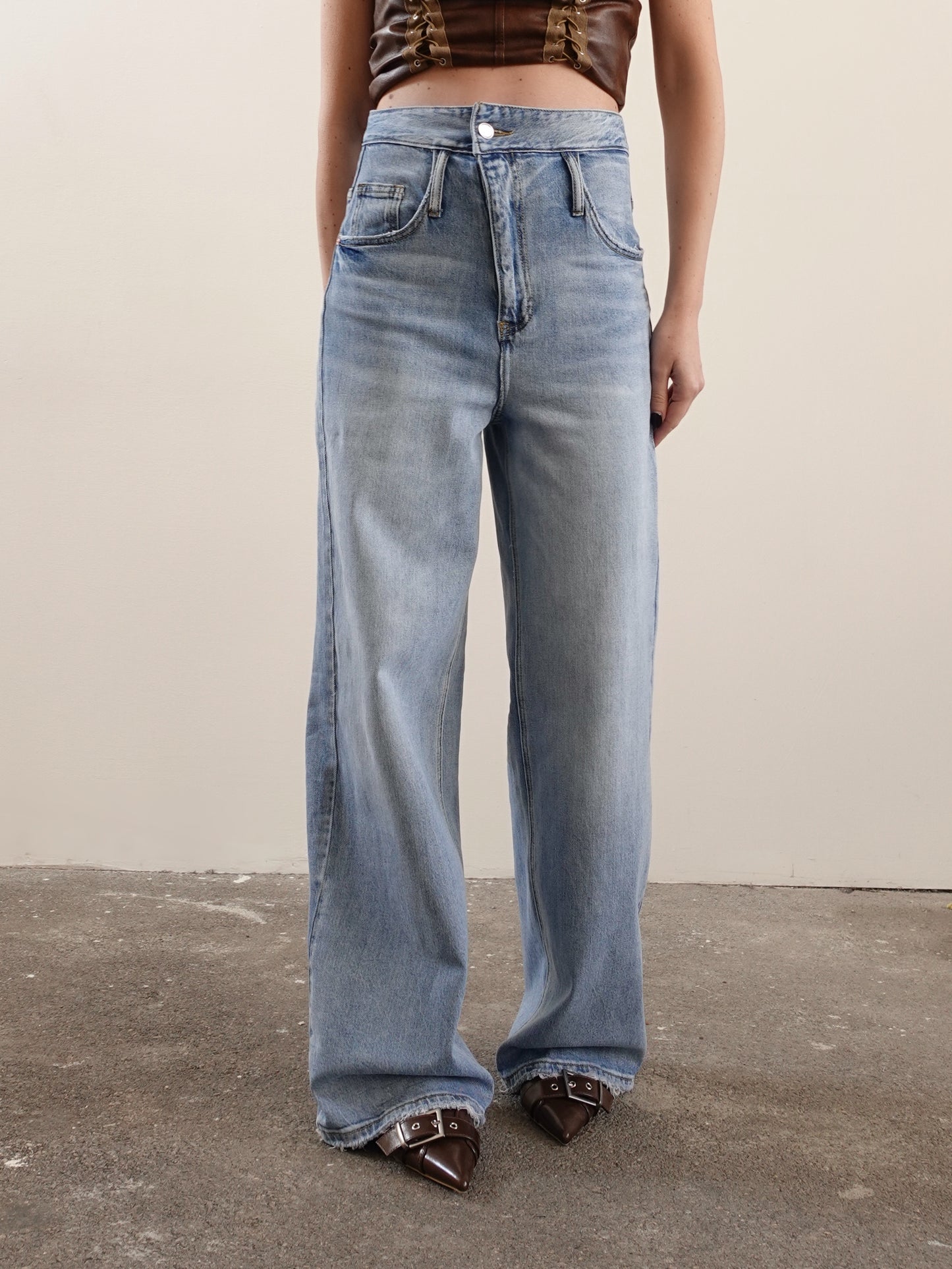 JEANS CON CINTURA RISVOLTATA - LAVAGGIO MEDIO 5075