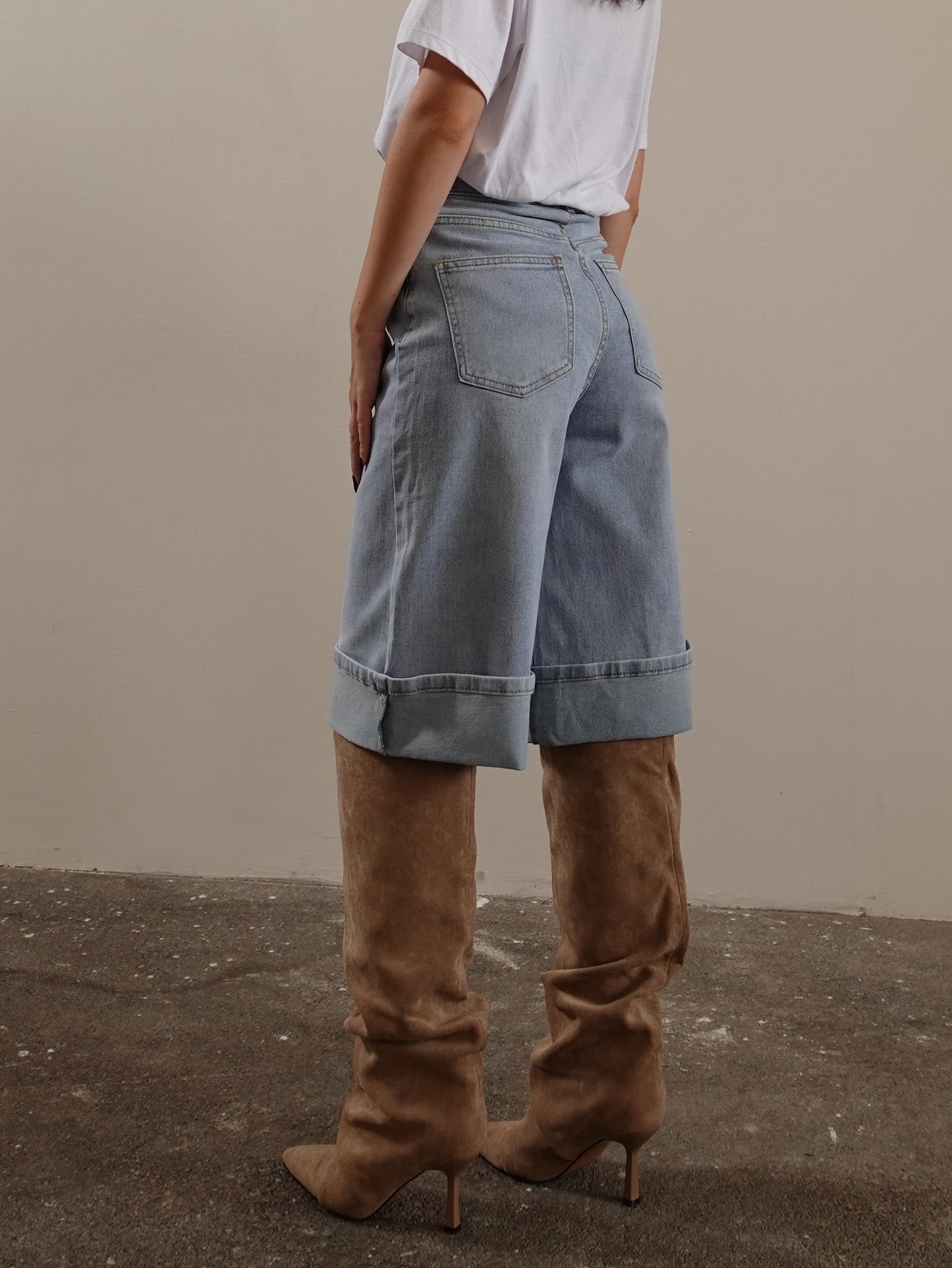 BERMUDA BAGGY CON PIEGONE - LAVAGGIO CHIARO 8747