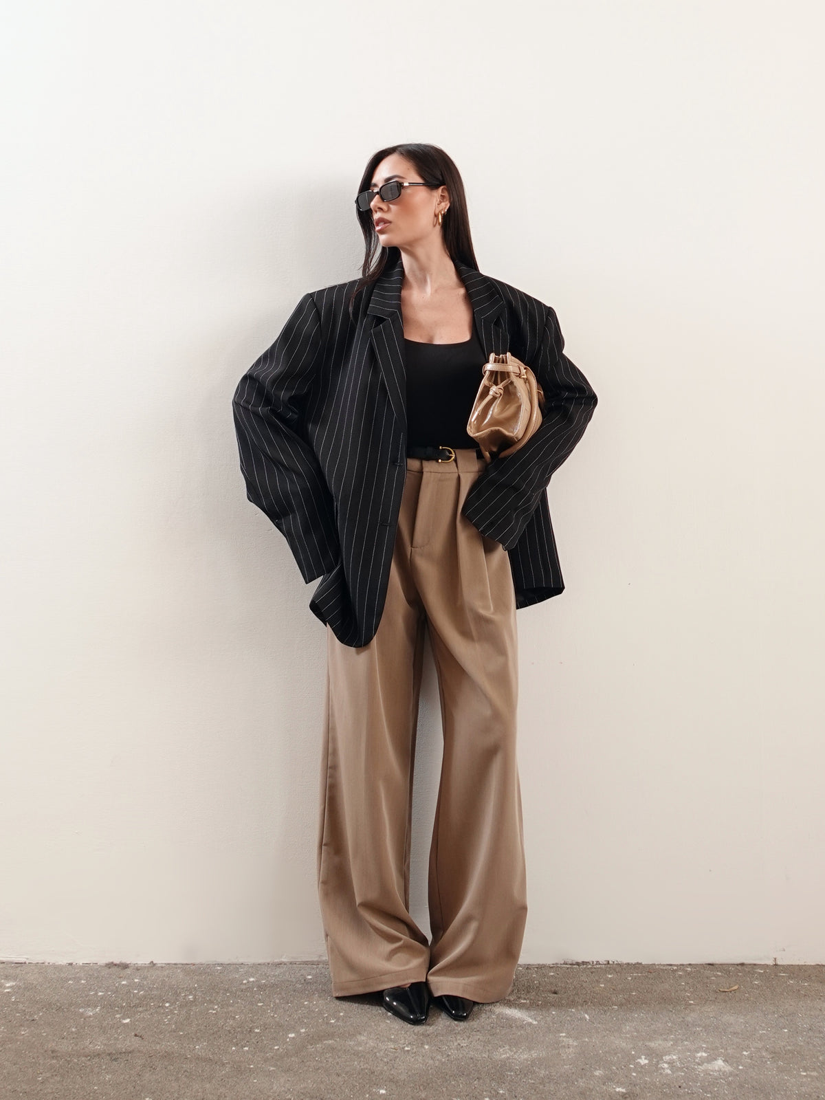 PANTALONI WIDE LEG CON CINTURA - TAUPE 16088