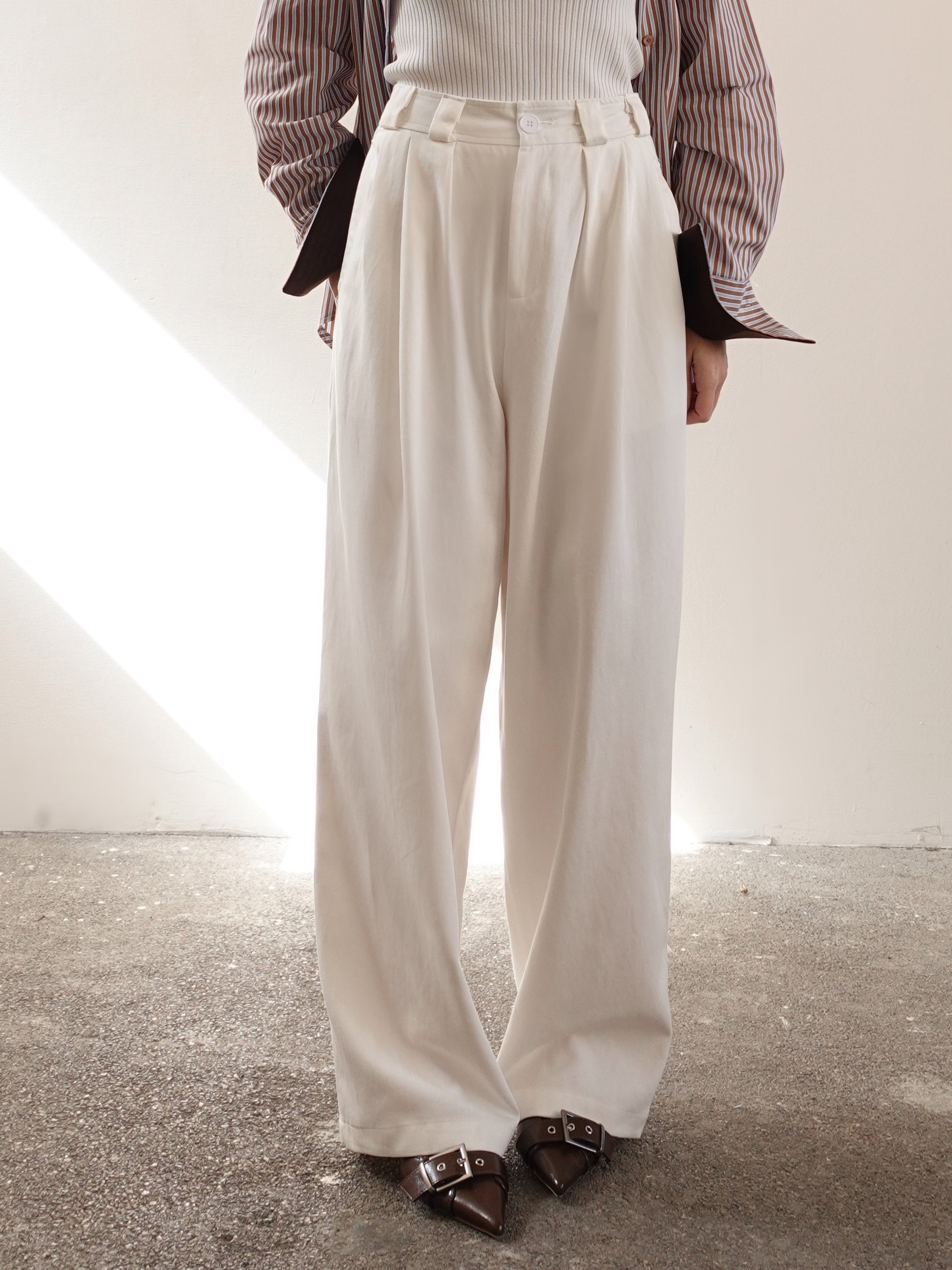 PANTALONI CARROT FIT CON CINTURA - BIANCO 14737