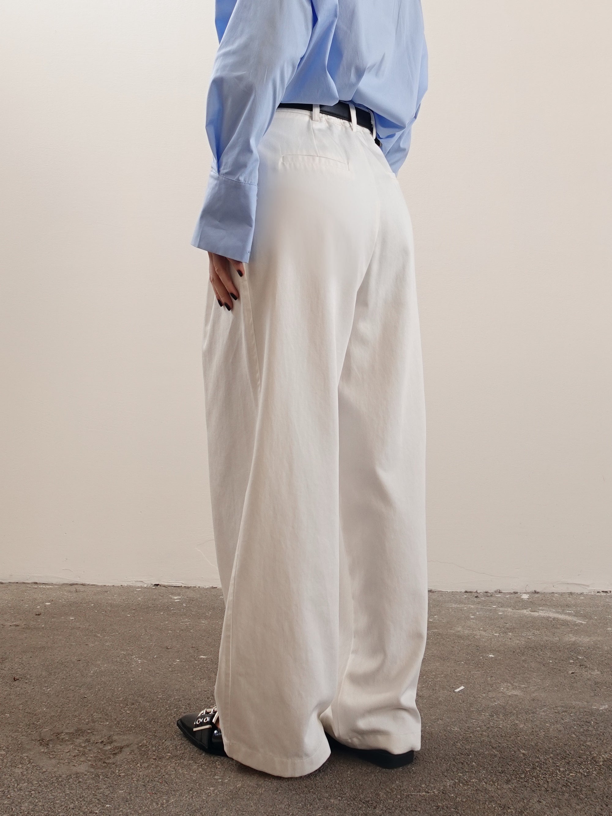 PANTALONI CARROT FIT CON CINTURA - BIANCO 14737