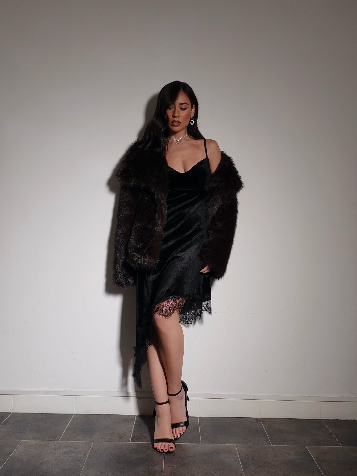 VESTITO LINGERIE CON SCHIENA SCOPERTA - NERO 10490