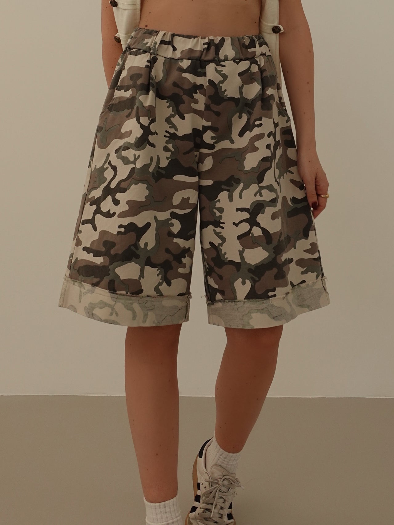 BERMUDA IN COTONE CAMOUFLAGE - BEIGE 6375