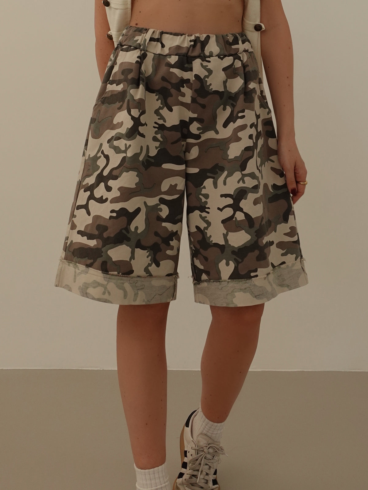 BERMUDA IN COTONE CAMOUFLAGE - BEIGE 6375