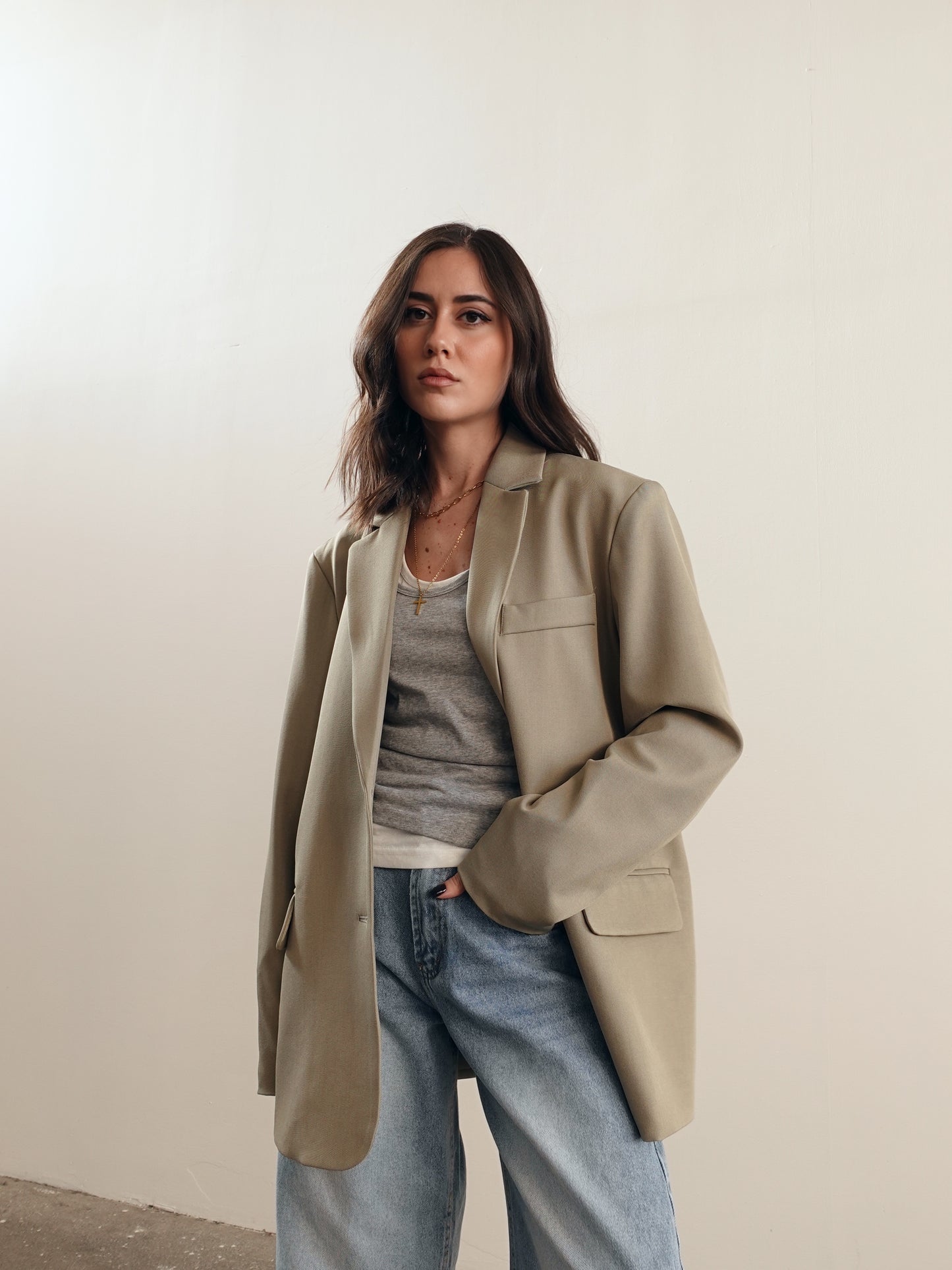 BLAZER OVER CON APERTURA SUL RETRO - VERDE SALVIA 24806