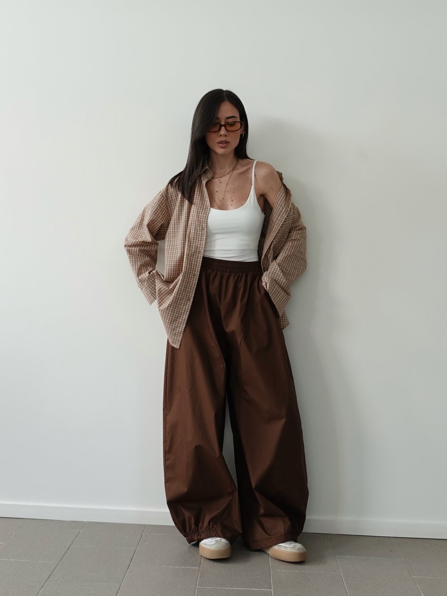 PANTALONI BAGGY BALLOON IN COTONE - MARRONE CNZ21