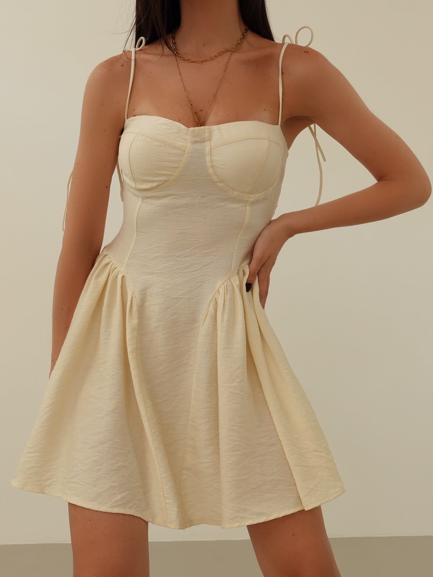 MINI DRESS PLAYA CON COPPETTE - BURRO 6671