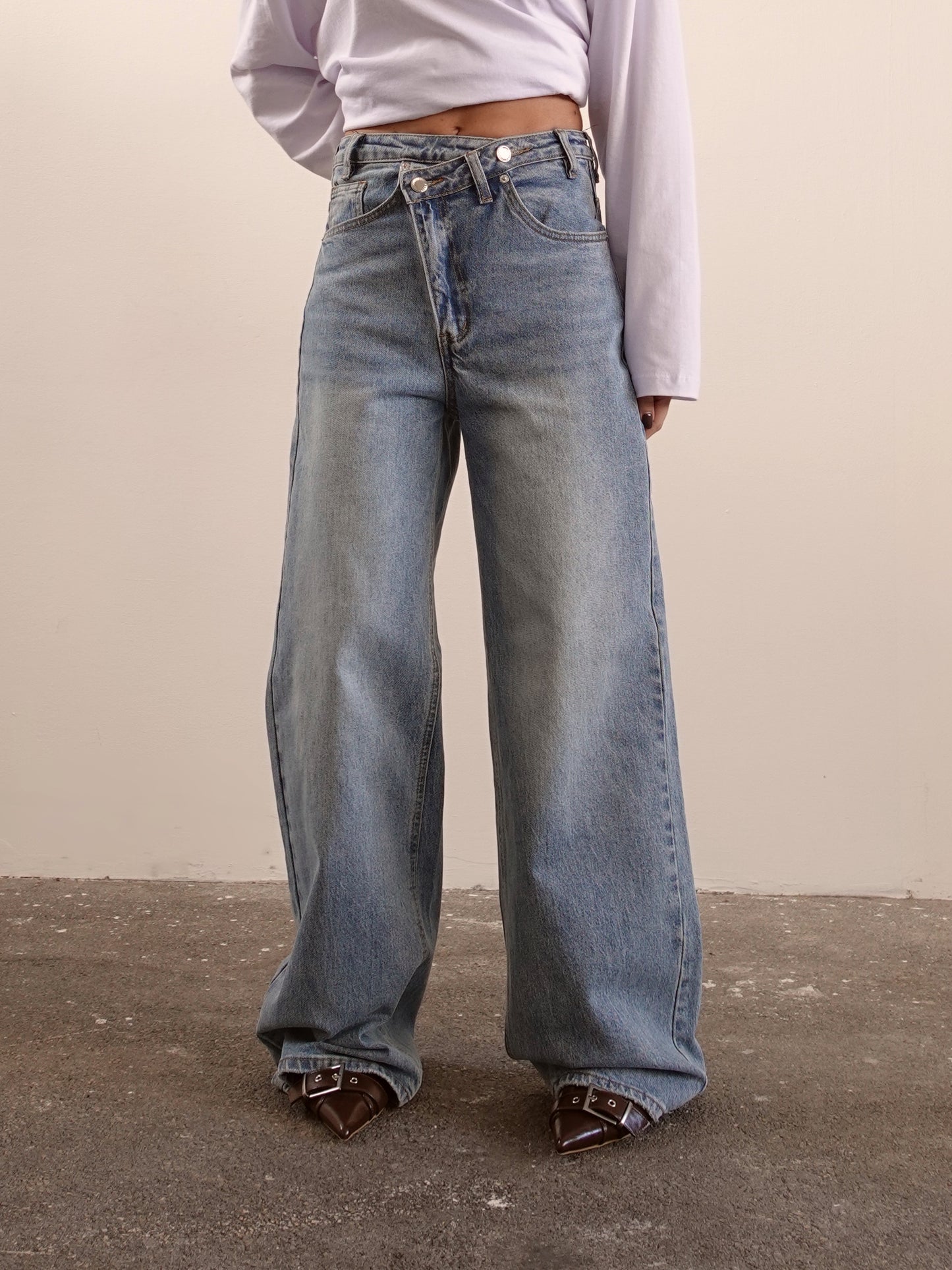 JEANS WIDE LEG CON VITA ASIMMETRICA - BLUE DENIM CHIARO 3390