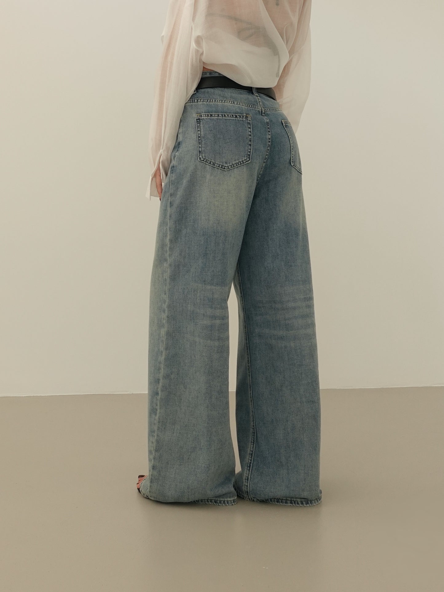 JEANS WIDE LEG SABBIATO CON CINTURA - LAVAGGIO MEDIO 66381