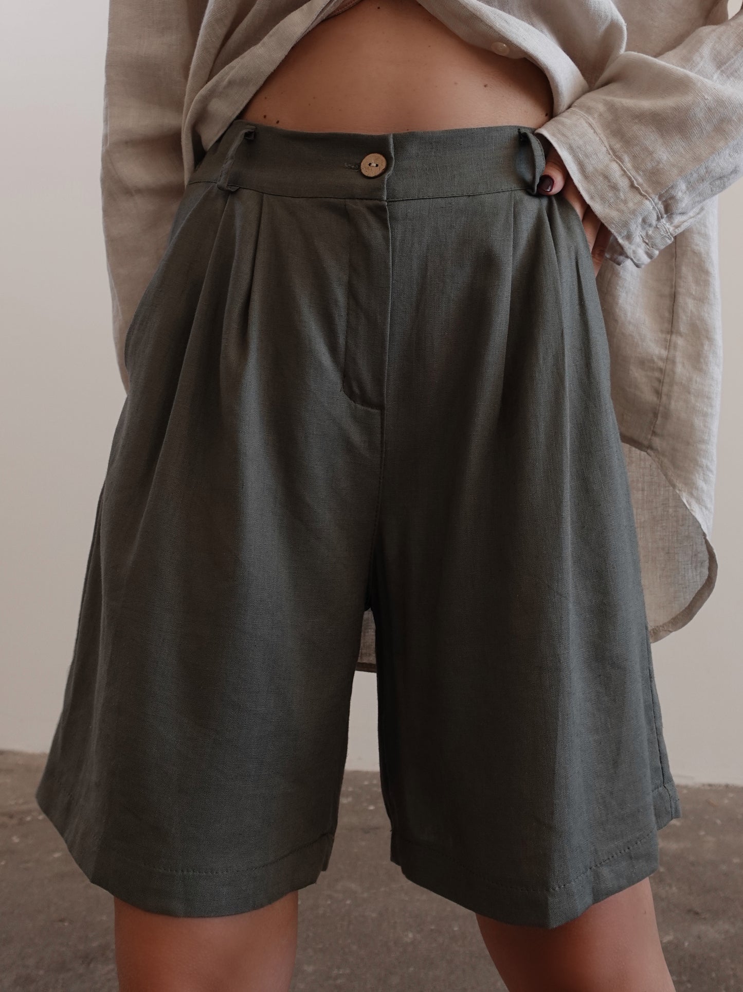 BERMUDA IN LINO & VISCOSA - VERDE 19052