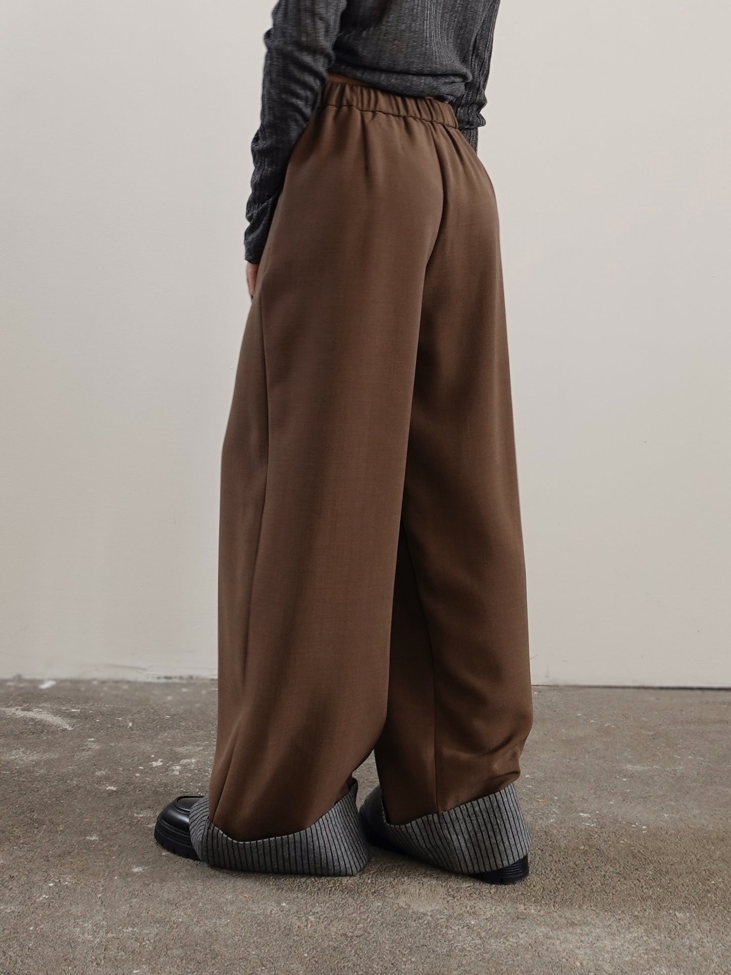 PANTALONI BAGGY CON PIEGA A RIGHE - CAFFE' 15600