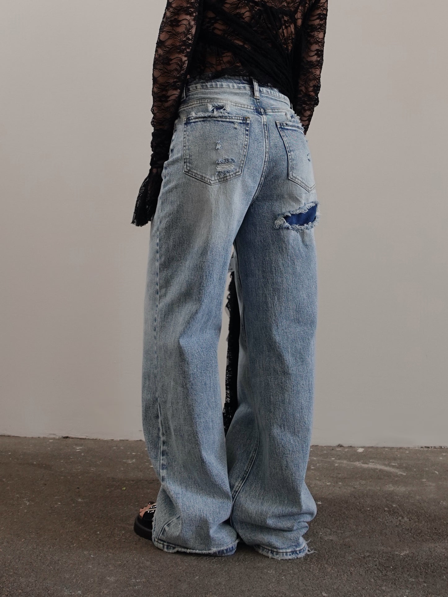 JEANS WIDE LEG CON ABRASIONI - DENIM CHIARO H3312