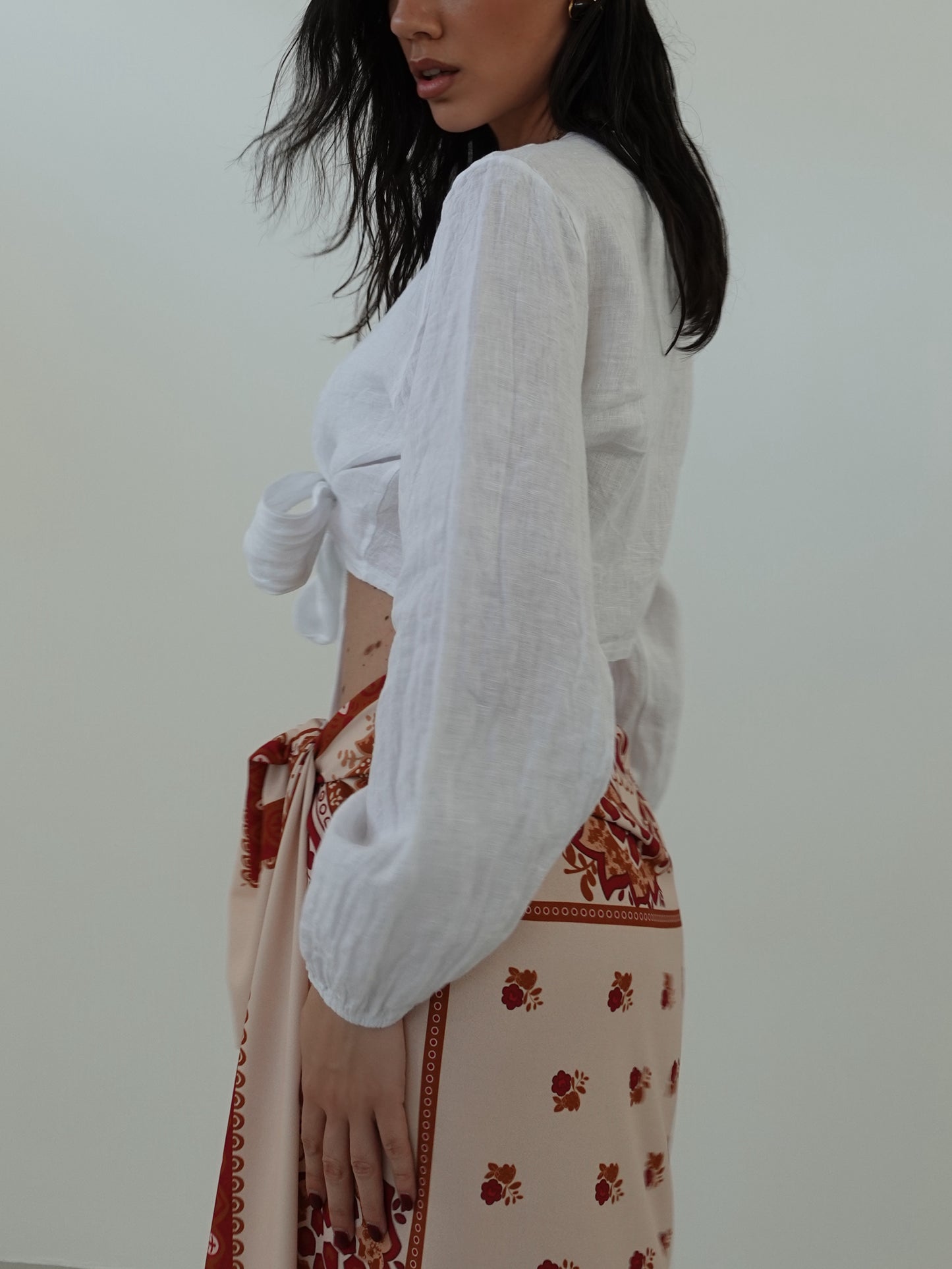 BLUSA CROP CON NODO 100% LINO - BIANCO 8767