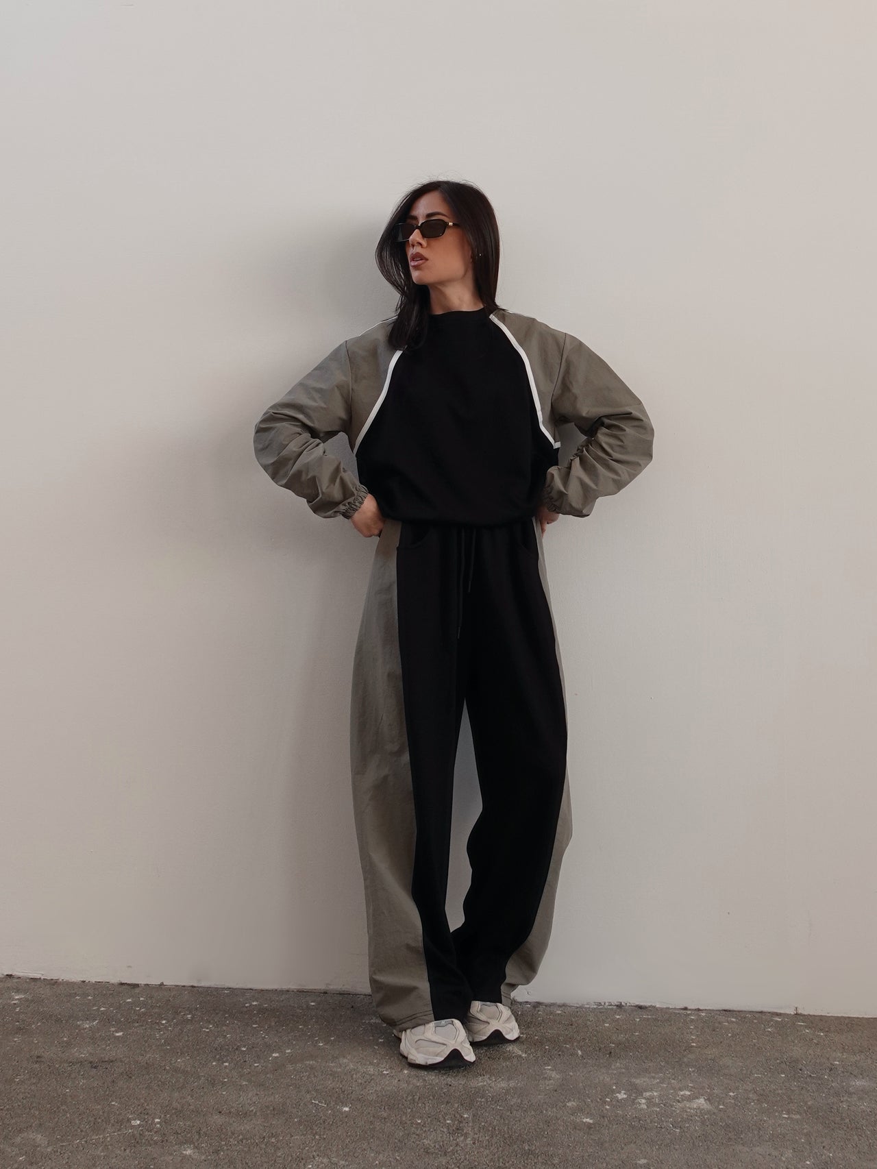 COORDINATO TUTA MUNICH BICOLOR - NERO/KHAKI 19369