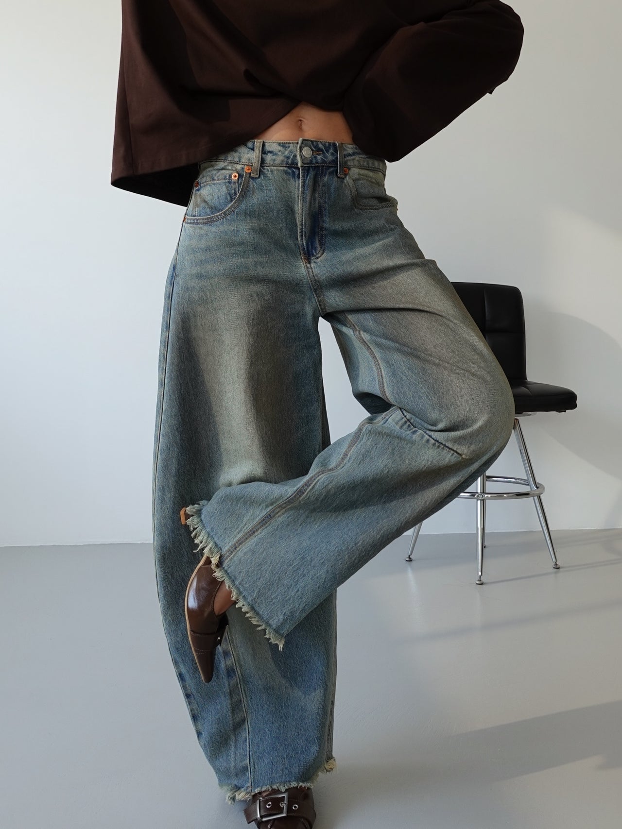 JEANS BARRELL FIT SABBIATO - LAVAGGIO MEDIO ZJ6125B