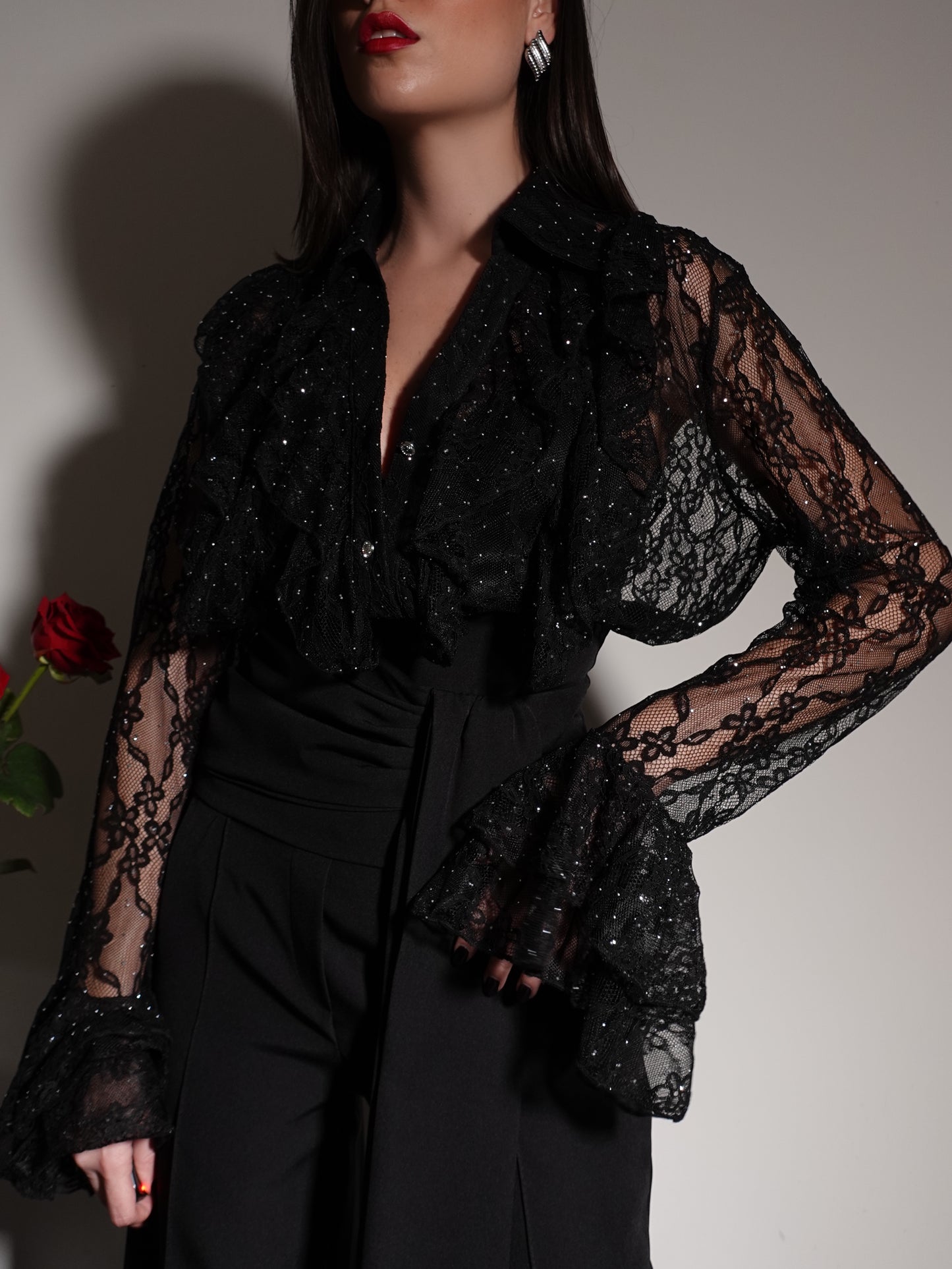 BLUSA IN PIZZO CON STRASS - NERO C160