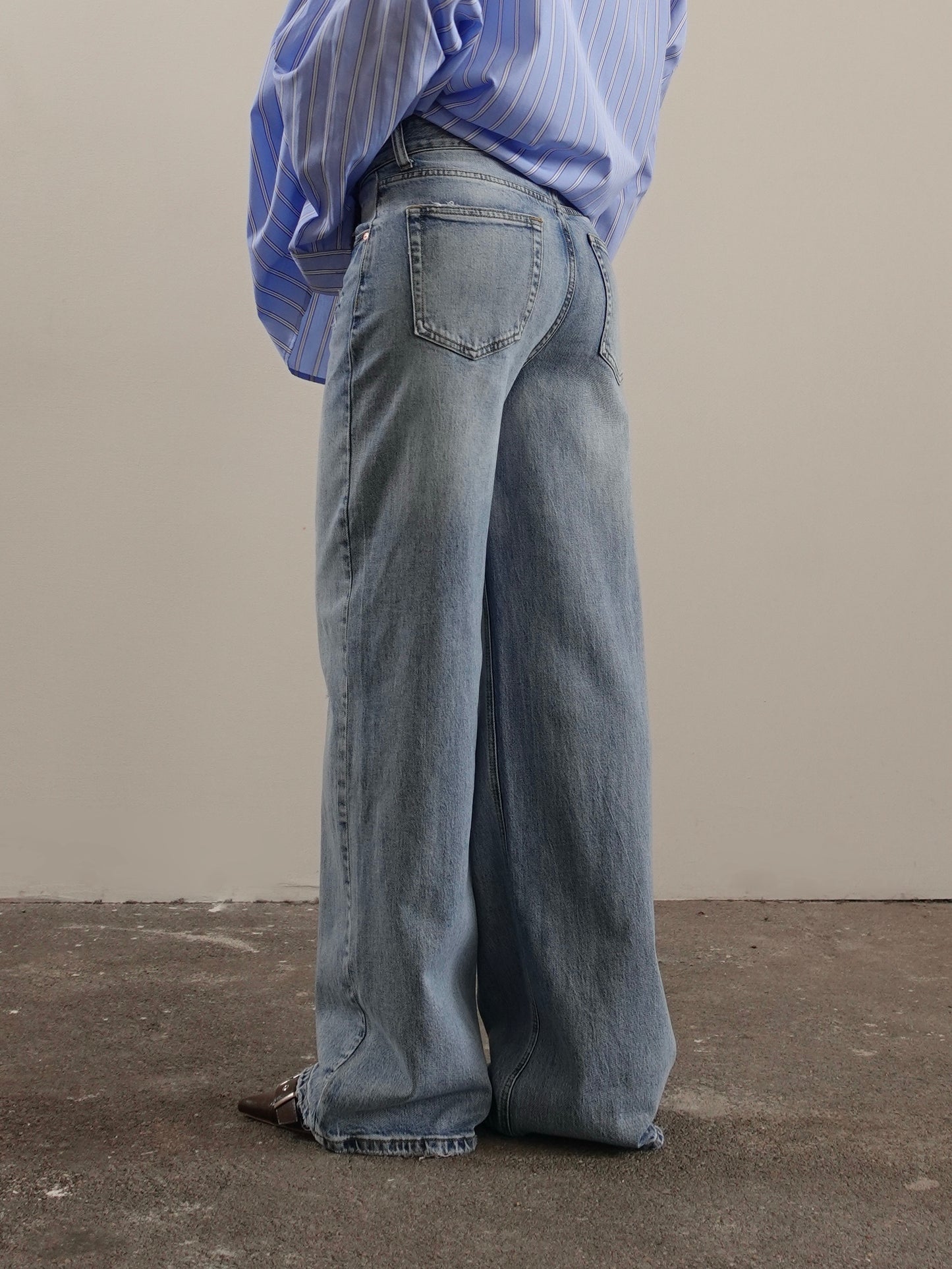 JEANS WIDE LEG CON ABRASIONI - DENIM CHIARO 800017