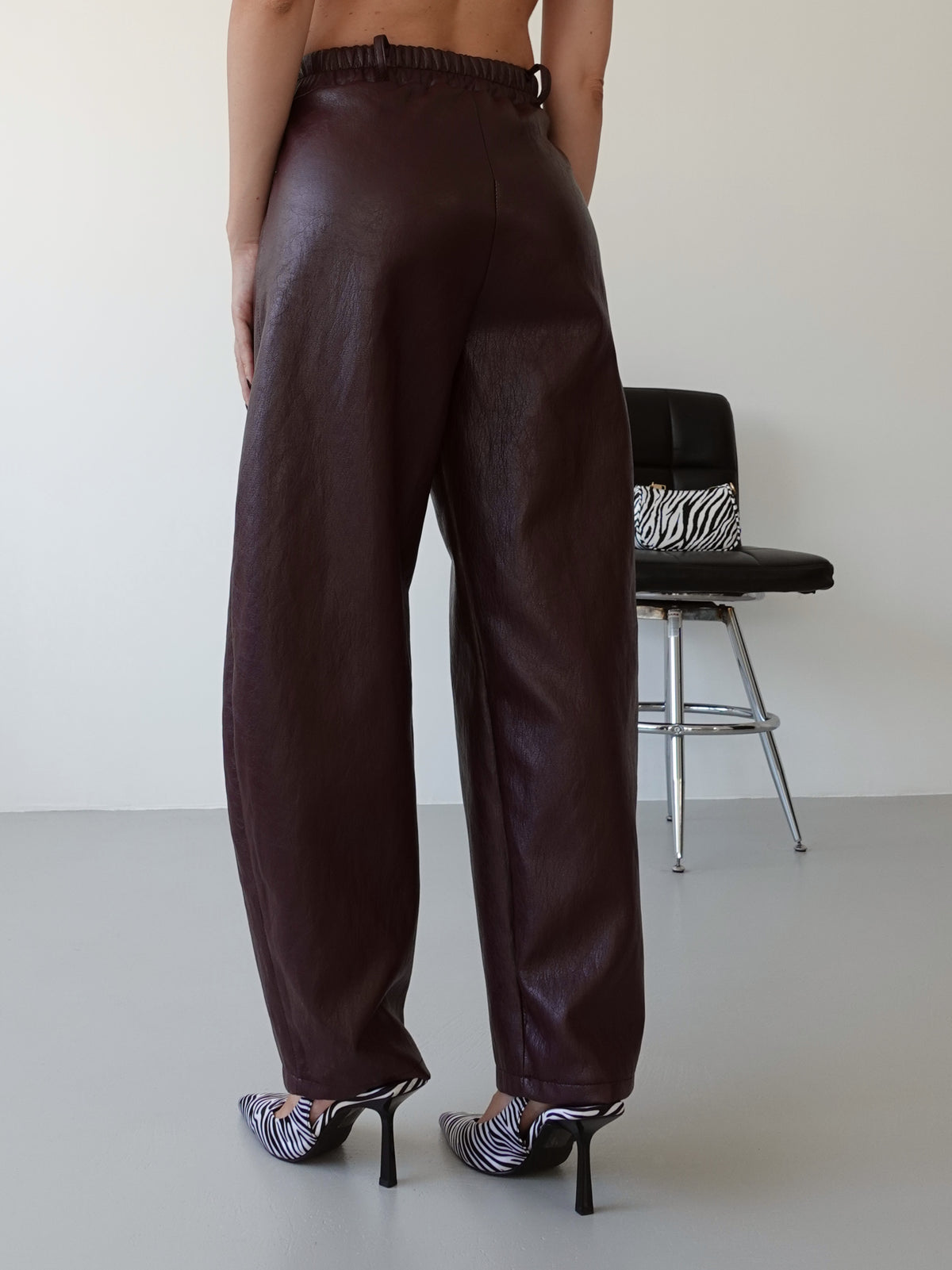 PANTALONI BALLOON IN ECOPELLE - WINE 26500