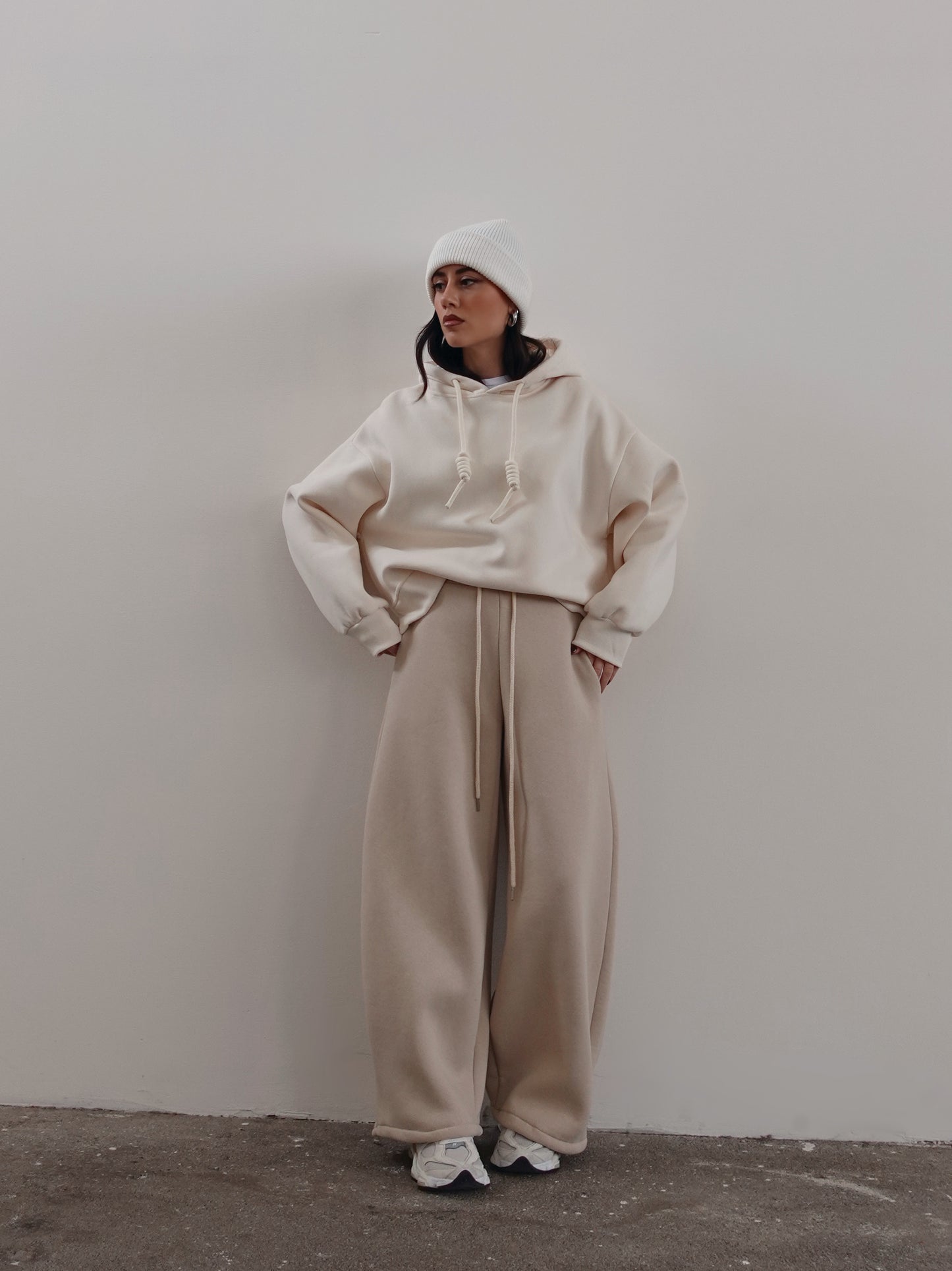 FELPA PHOENIX CON CAPPUCCIO - BURRO 3703