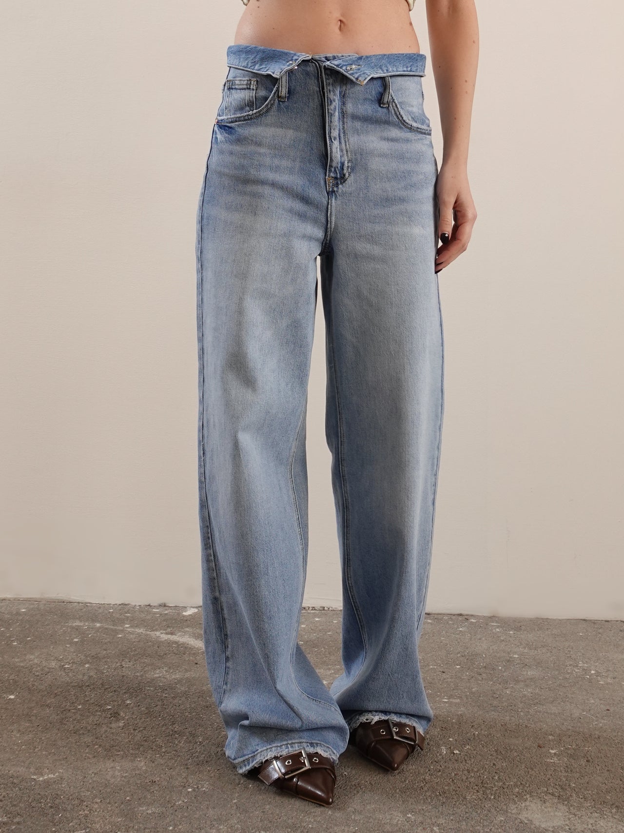 JEANS CON CINTURA RISVOLTATA - LAVAGGIO MEDIO 5075