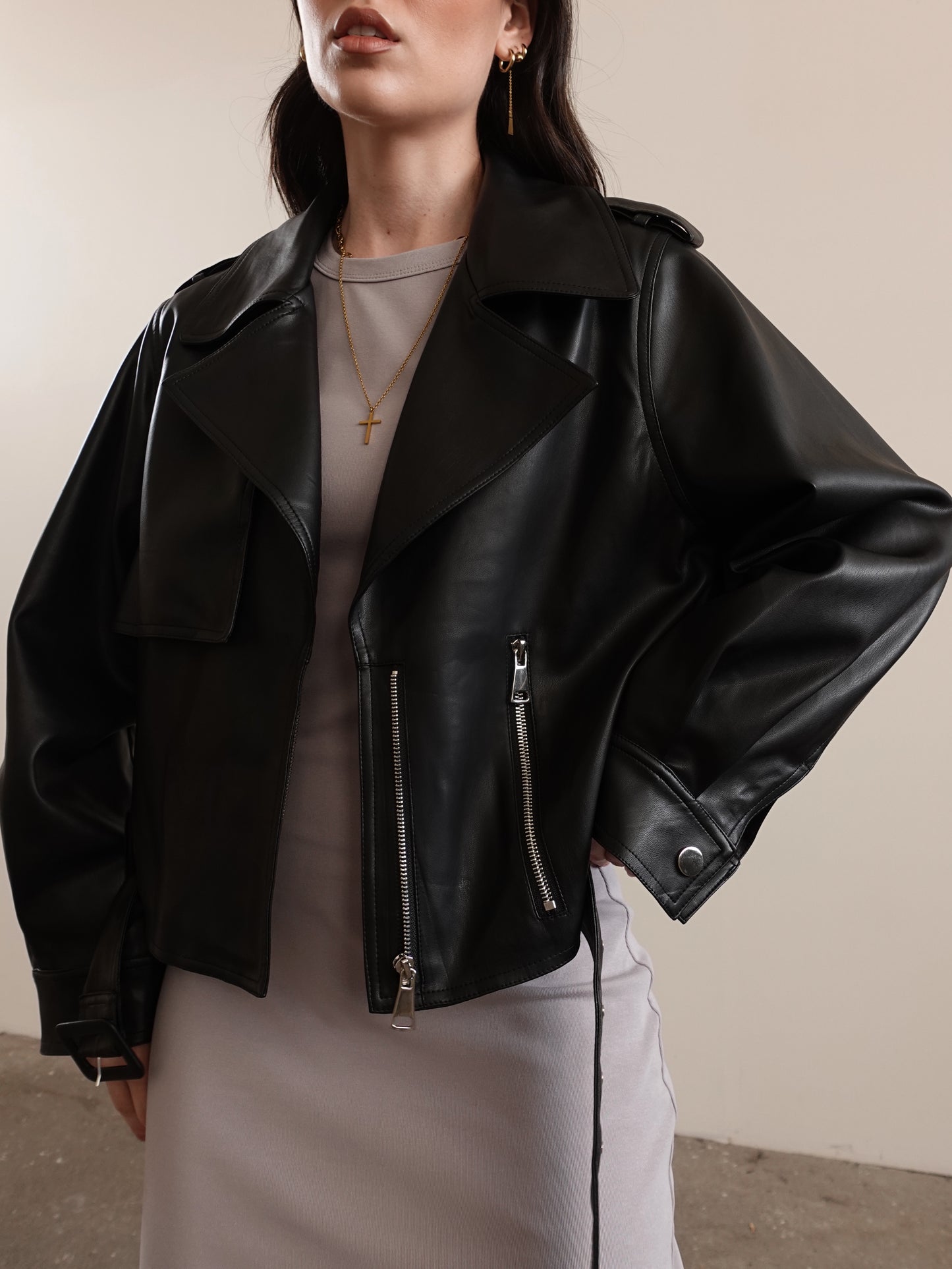 CHIODO IN ECOPELLE CON CINTURA -  NERO 9325