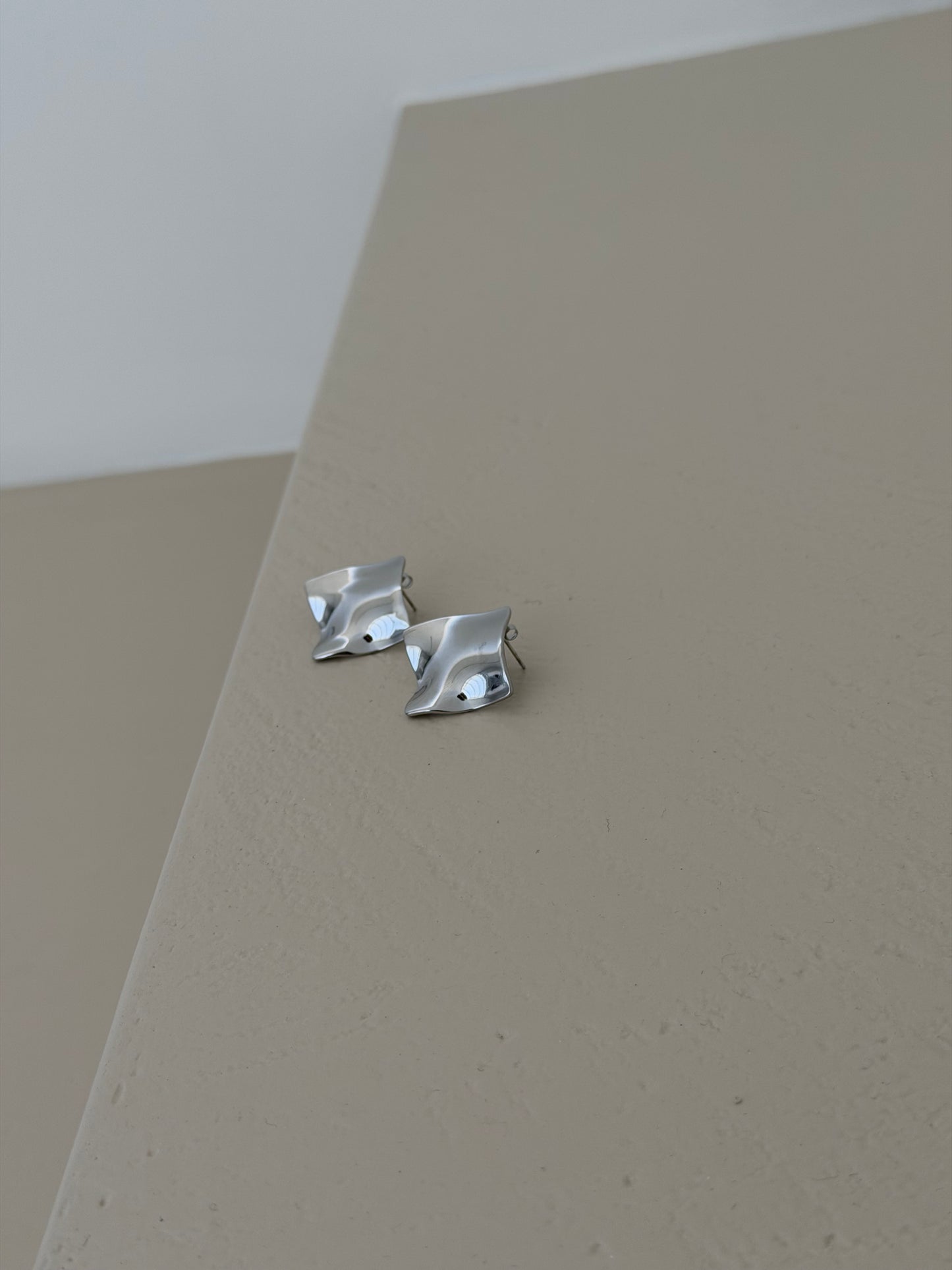 ORECCHINI WAVY SQUARE - ARGENTO