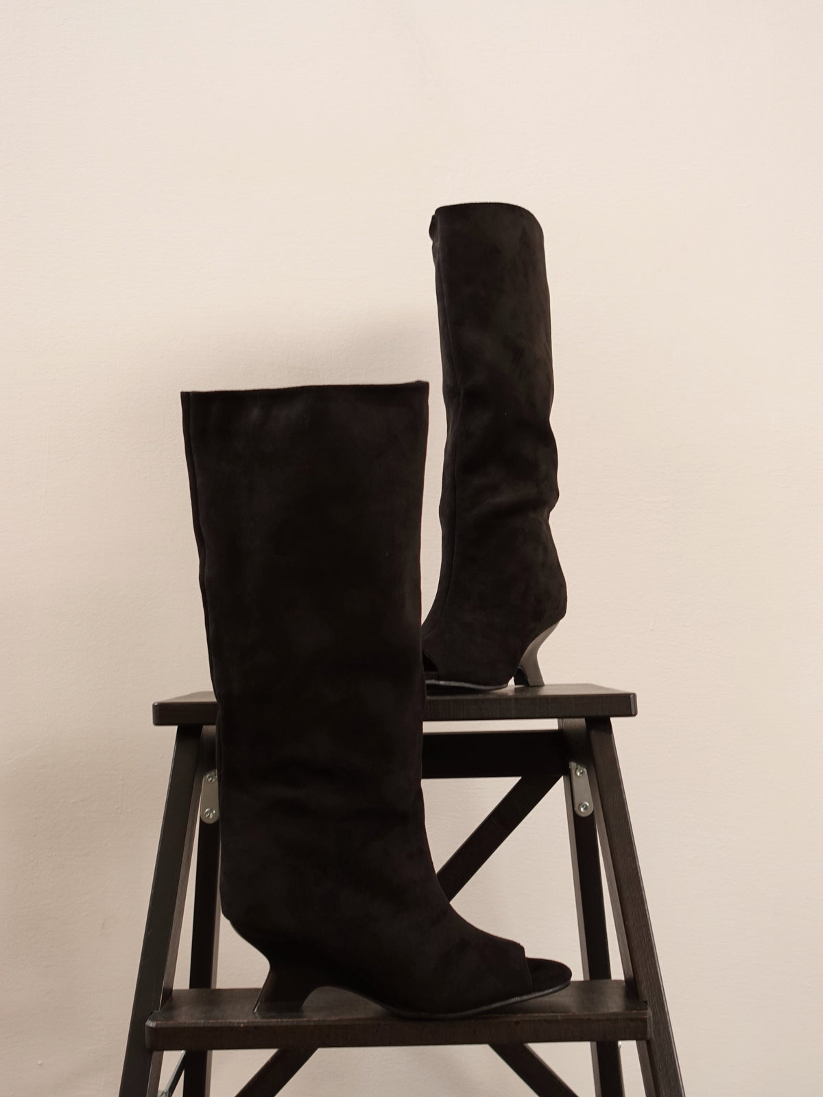 STIVALE SCAMOSCIATO SPACE - NERO LA058