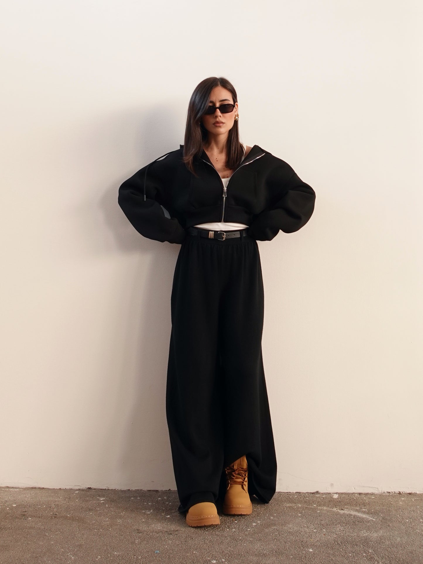 FELPA CROP CON CAPPUCCIO - NERO 1905