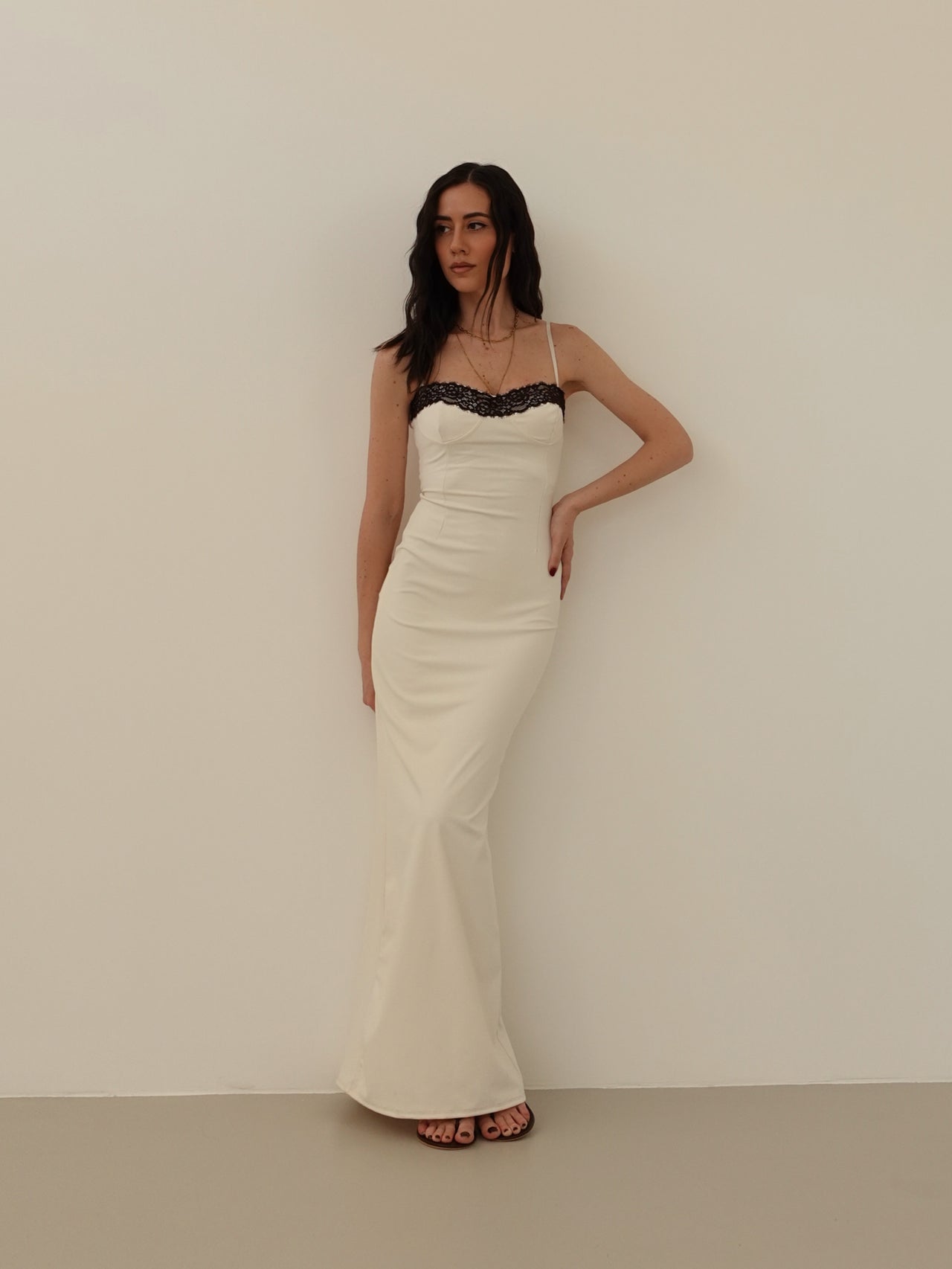 LONG DRESS CON BORDINO IN PIZZO - PANNA 6039