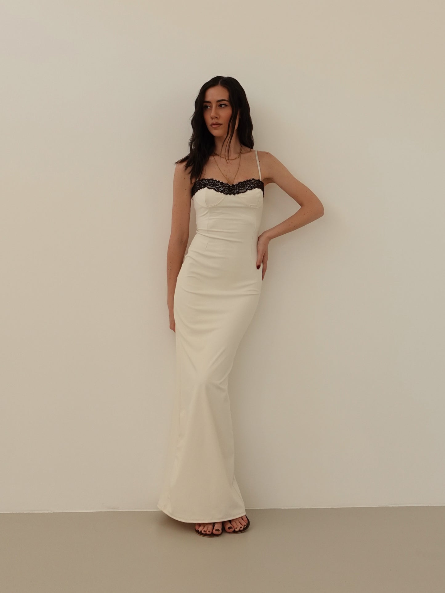 LONG DRESS CON BORDINO IN PIZZO - PANNA 6039