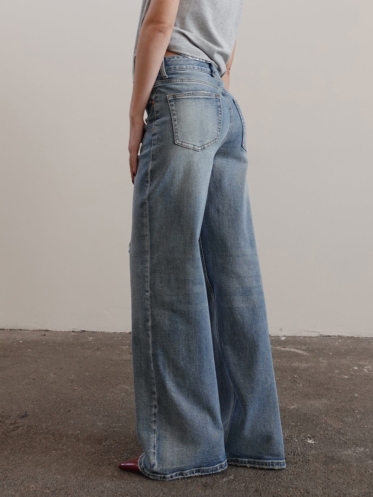 JEANS WIDE LEG FONDO SFRANGIATO - LAVAGGIO CHIARO 8000-22