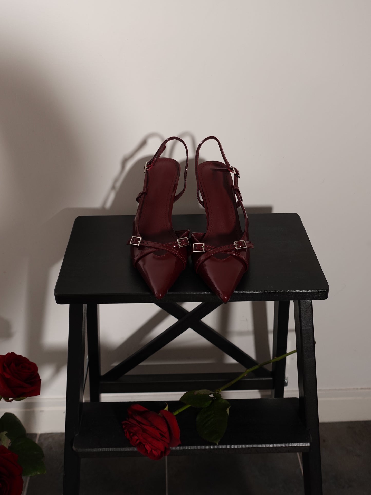 SLINGBACK CON FIBBIE VALENTINE - WINE 201