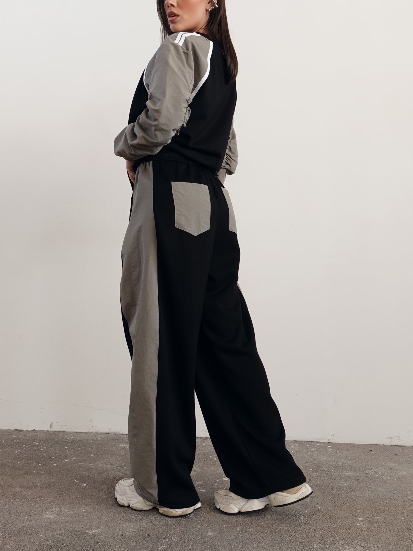 COORDINATO TUTA MUNICH BICOLOR - NERO/KHAKI 19369
