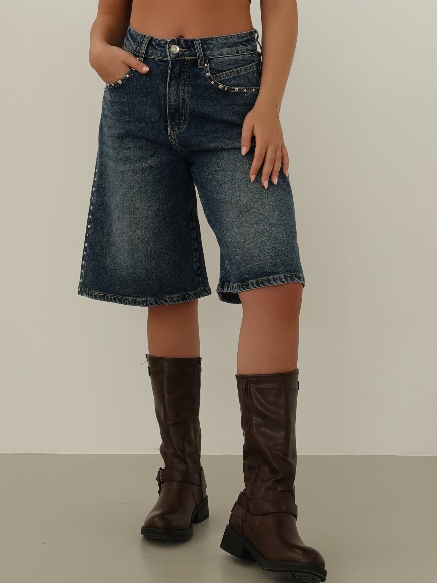 BERMUDA CON BORCHIE - BLUE JEANS 32668