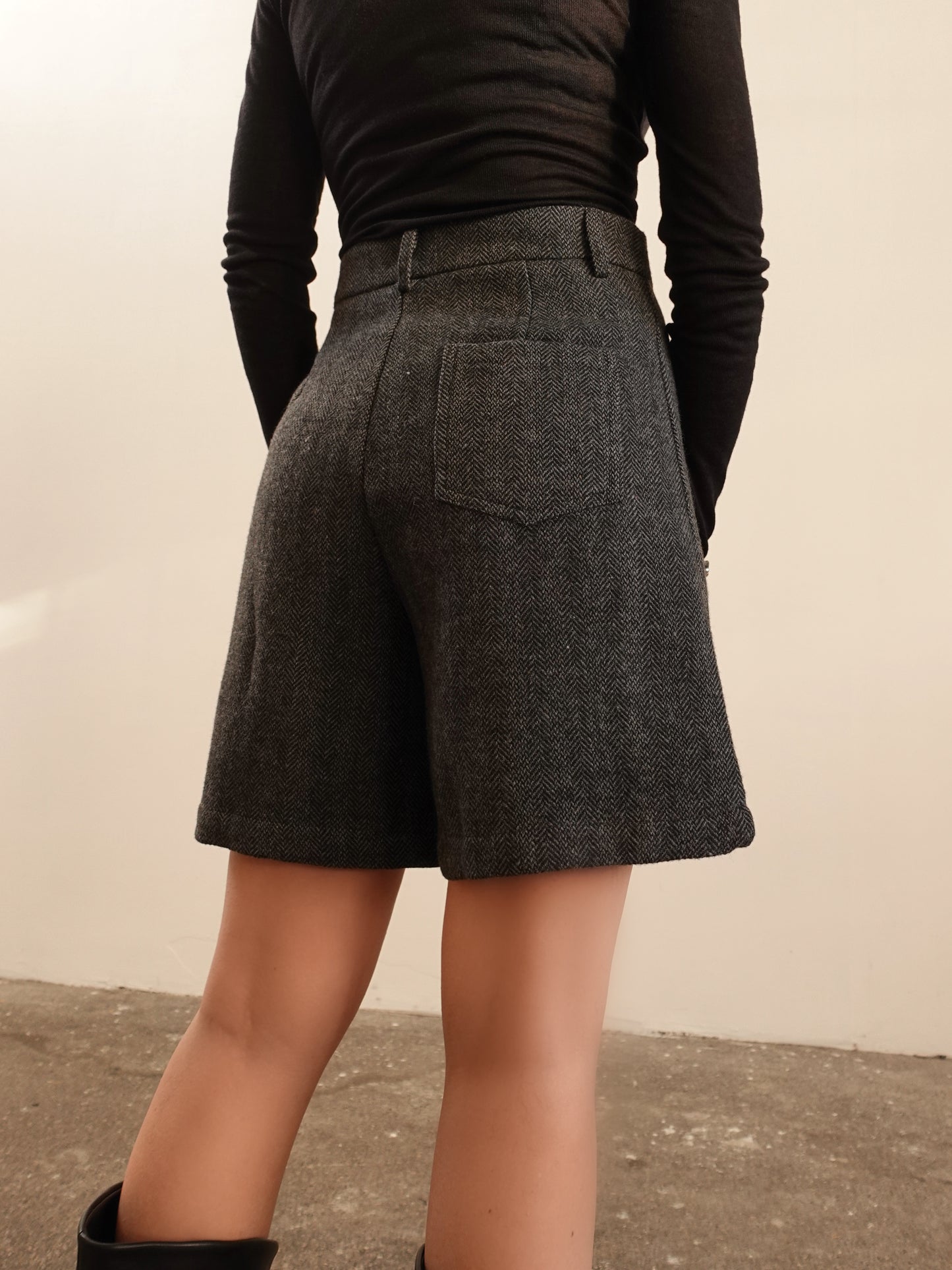 BERMUDA SPIGATO IN LANA - GRIGIO SCURO 8481