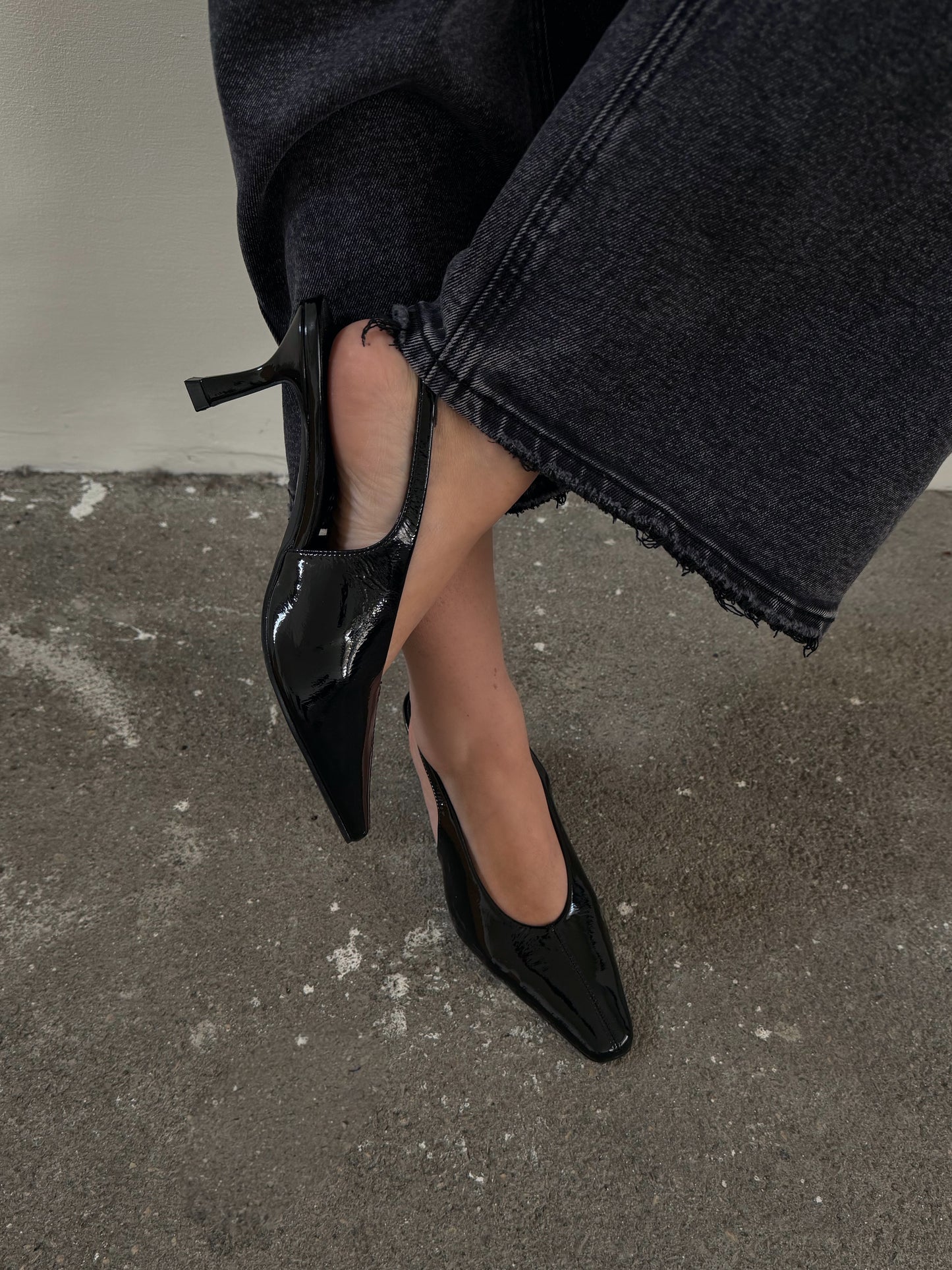 SLINGBACK PAINTED CON PUNTA QUADRATA - NERO 0225