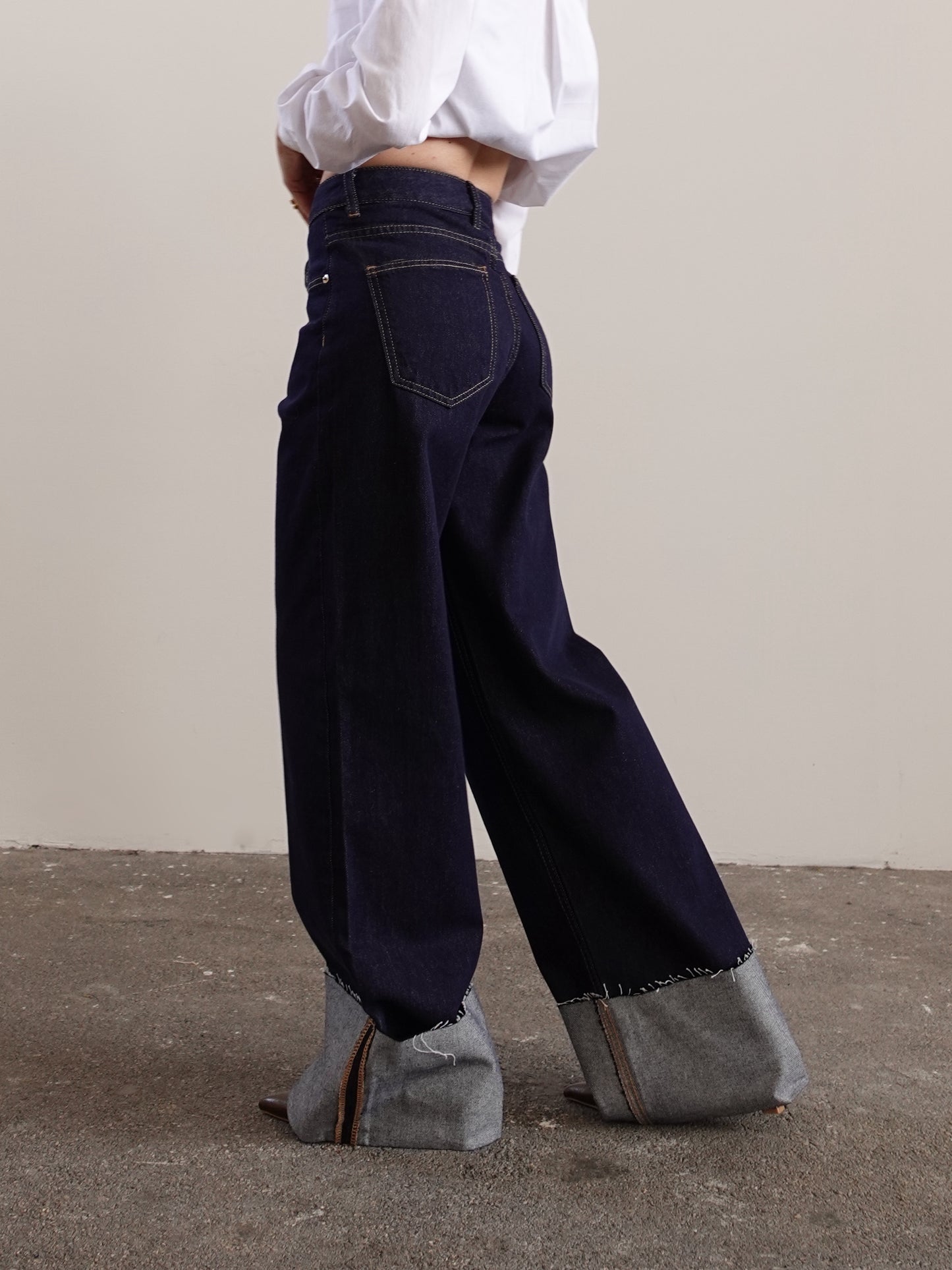 JEANS LAVAGGIO SCURO CON PIEGONE - 3476