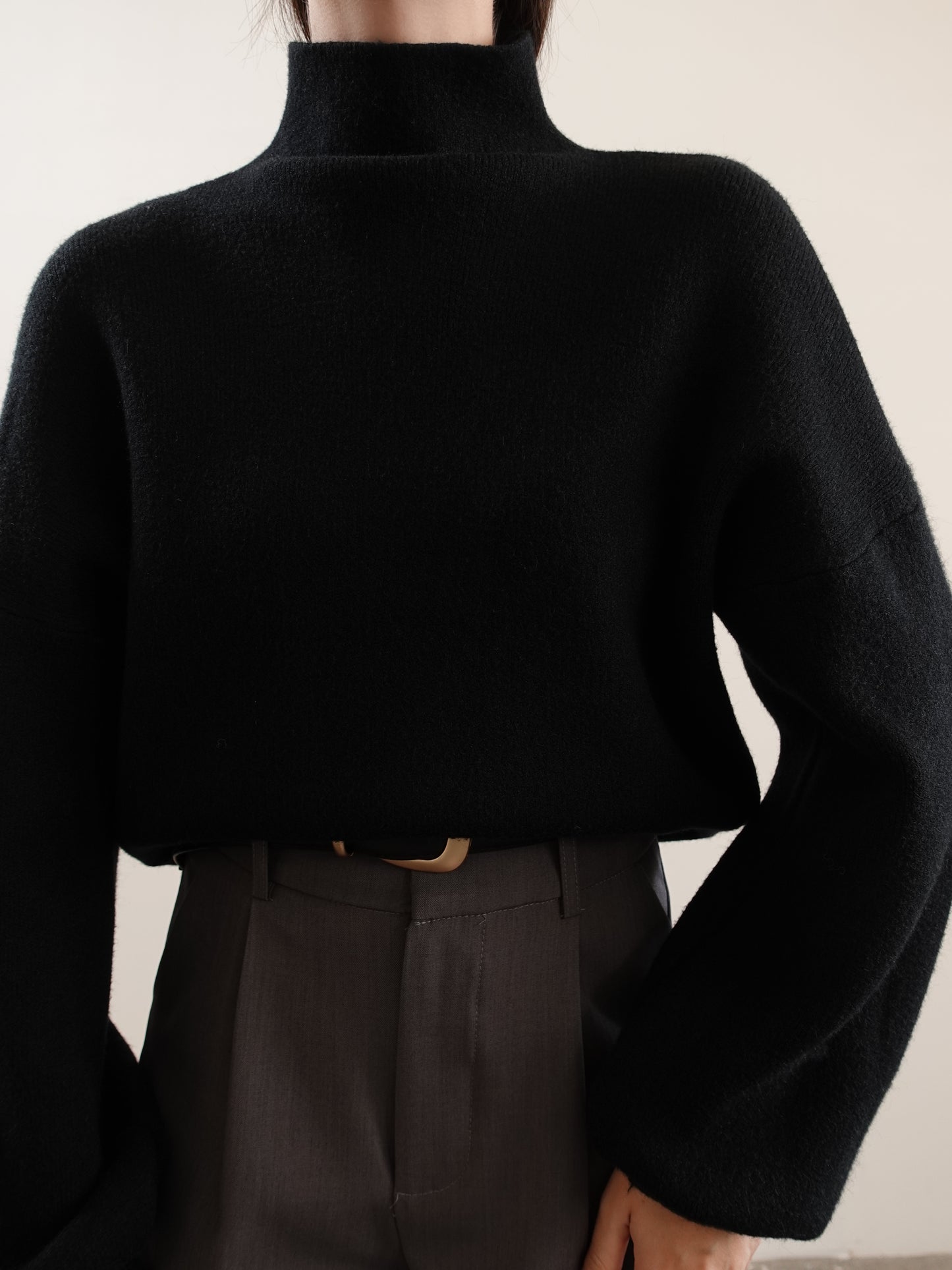 MAGLIONCINO MEZZO COLLO CON MANICA A SBUFFO - NERO 5179