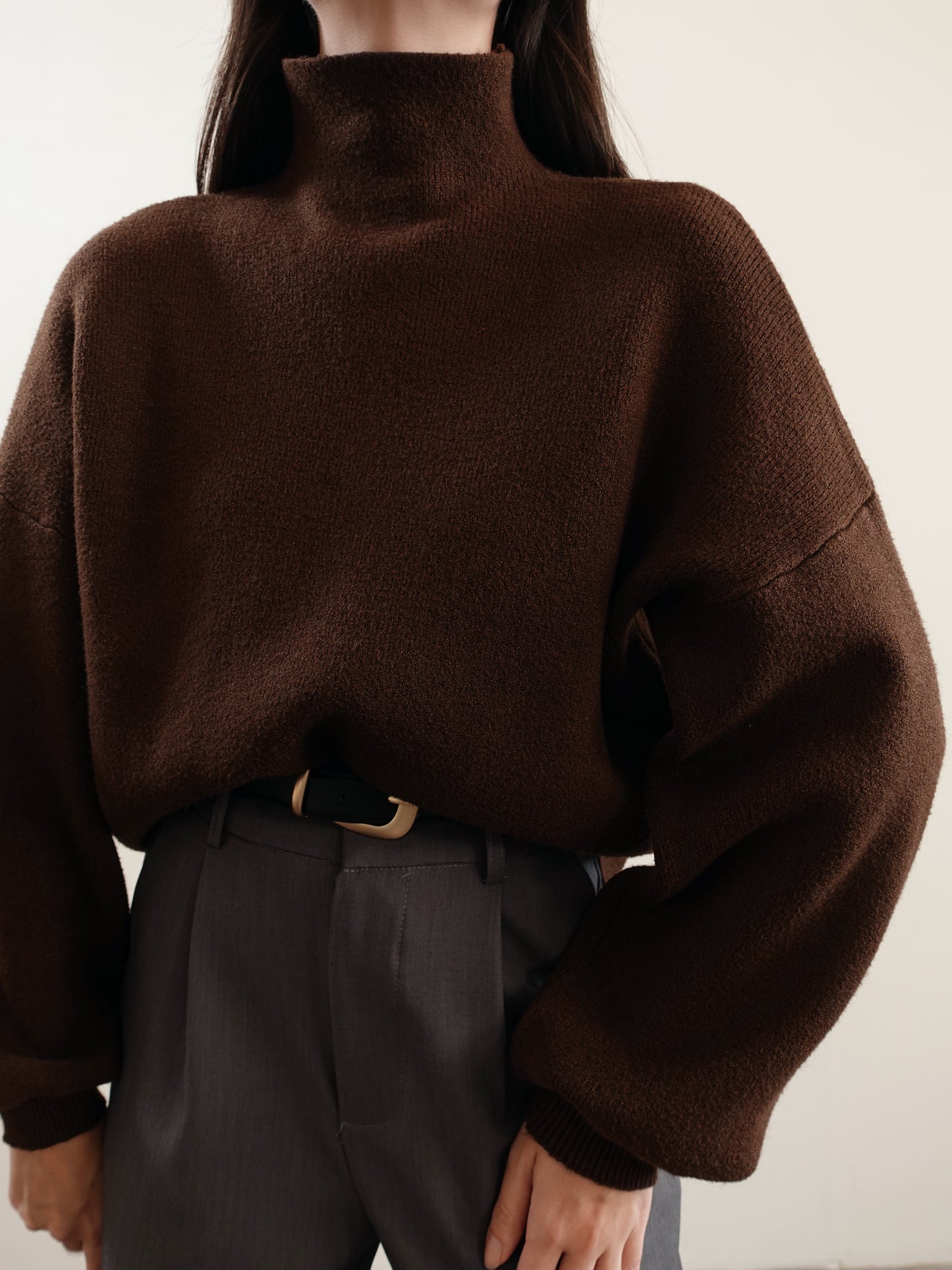 MAGLIONCINO MEZZO COLLO CON MANICA A SBUFFO - MARRONE 5179