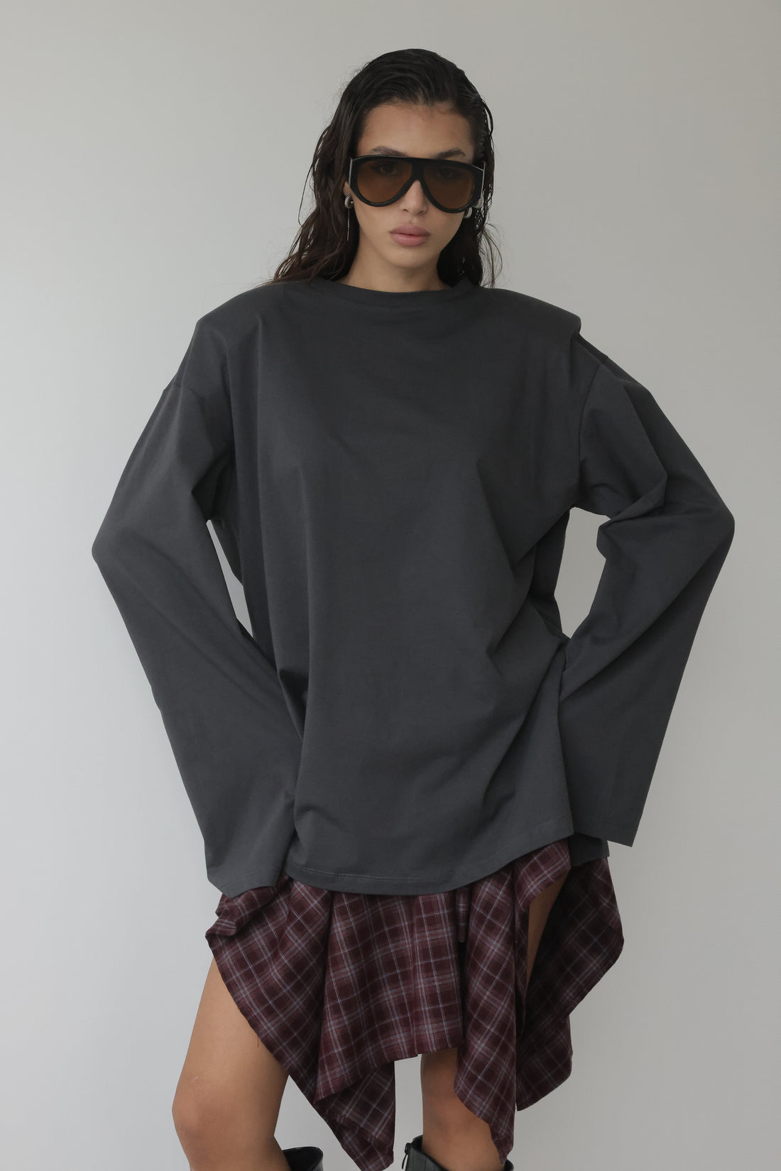 LONG SLEEVE CON SPALLINE E SPACCHI LATERALI - PIOMBO