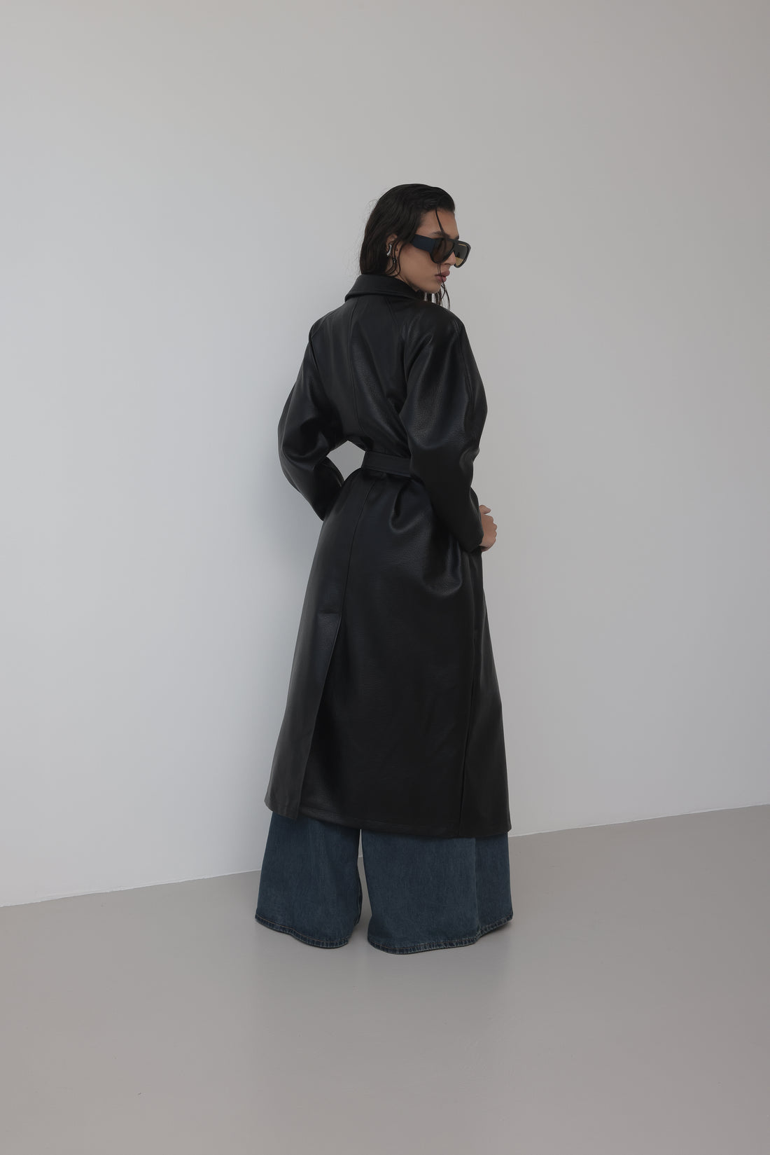 TRENCH LUNGO IN ECOPELLE CON MANICA BALLOON - NERO 9025