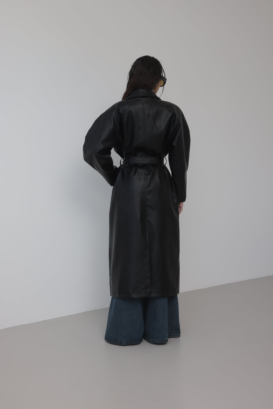 TRENCH LUNGO IN ECOPELLE CON MANICA BALLOON - NERO 9025