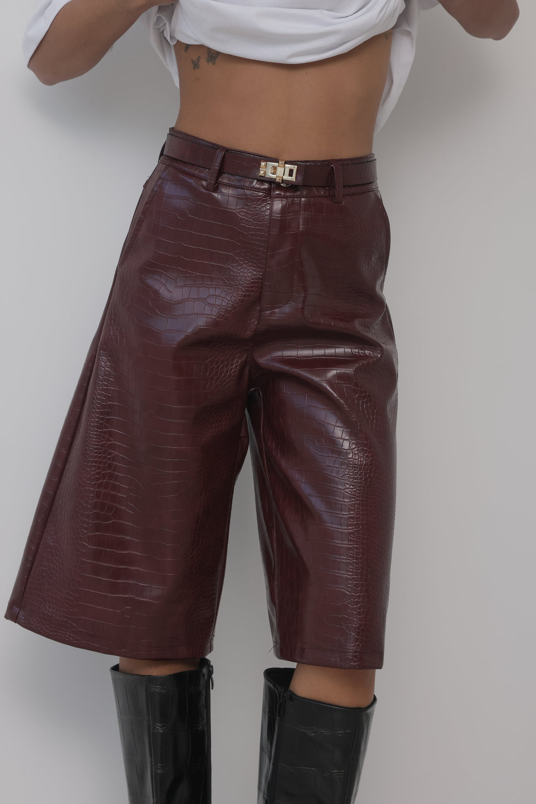 BERMUDA CROCO IN ECOPELLE CON CINTURA - WINE 26057